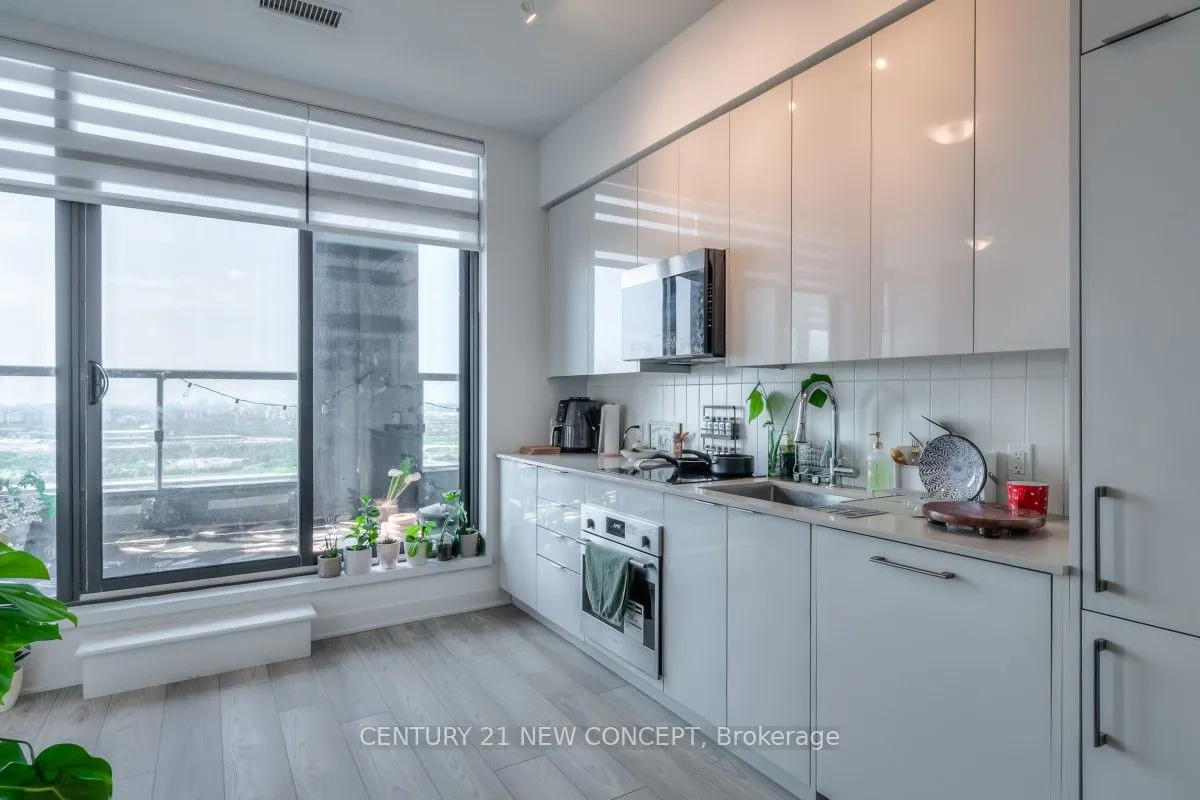 2920 Highway 7 Road, #3301