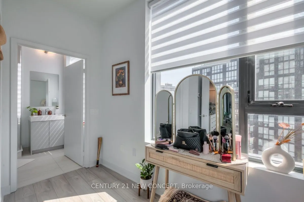 2920 Highway 7 Road, #3301