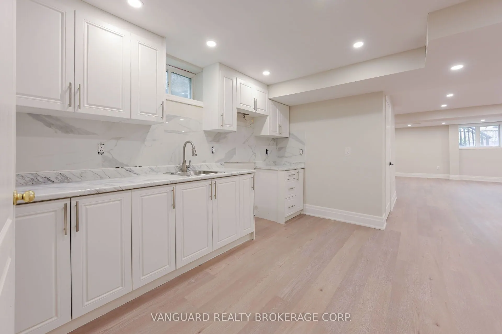 89 Saint Avenue
