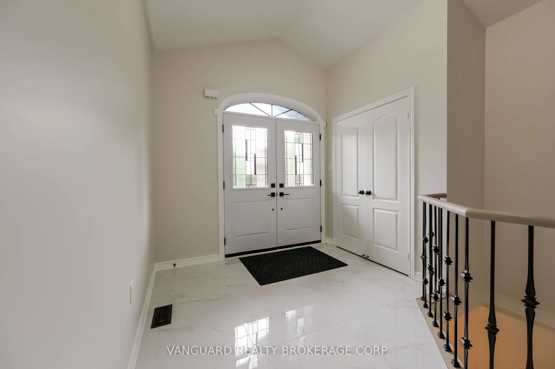 89 Saint Avenue