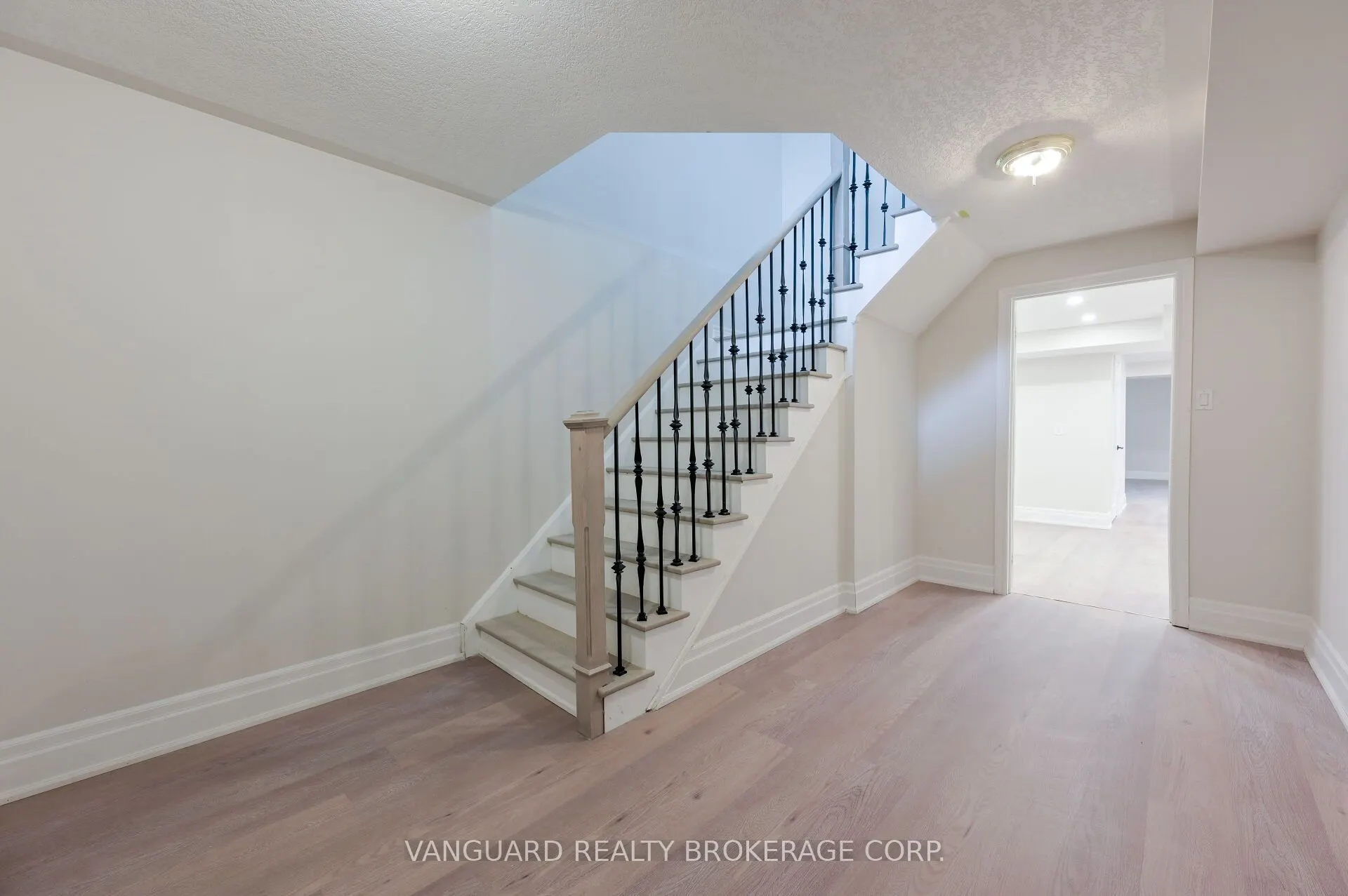 89 Saint Avenue