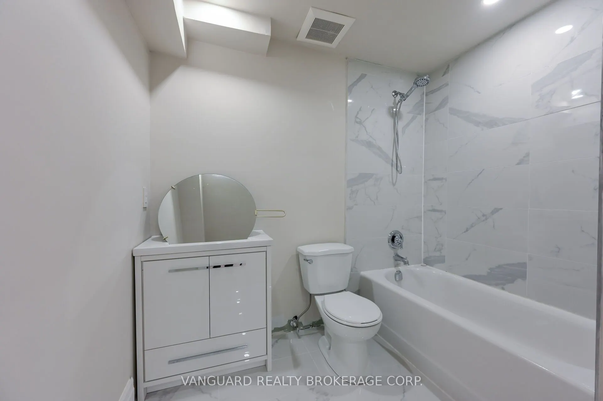 89 Saint Avenue