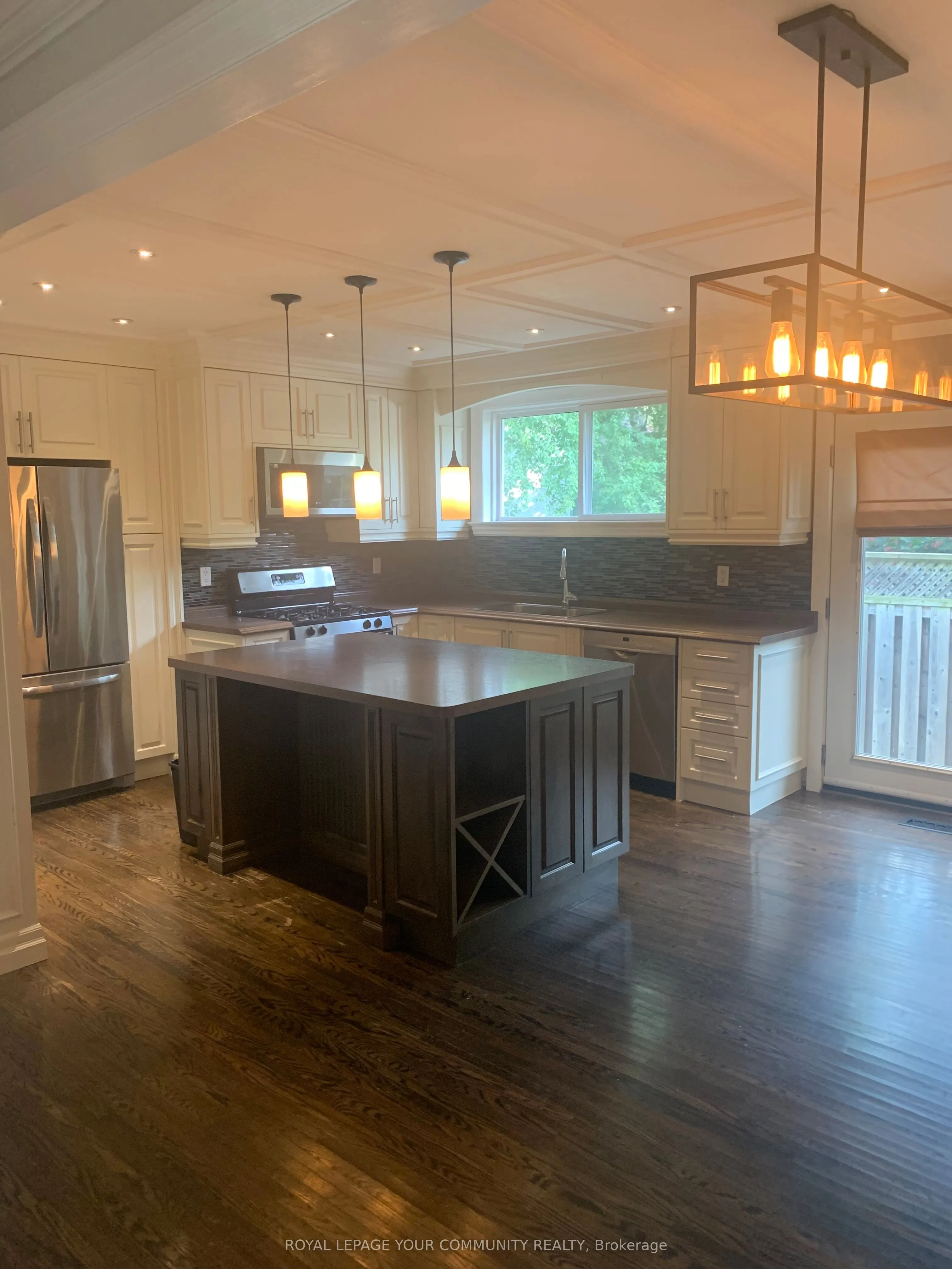 15 Holman Crescent, #main floor
