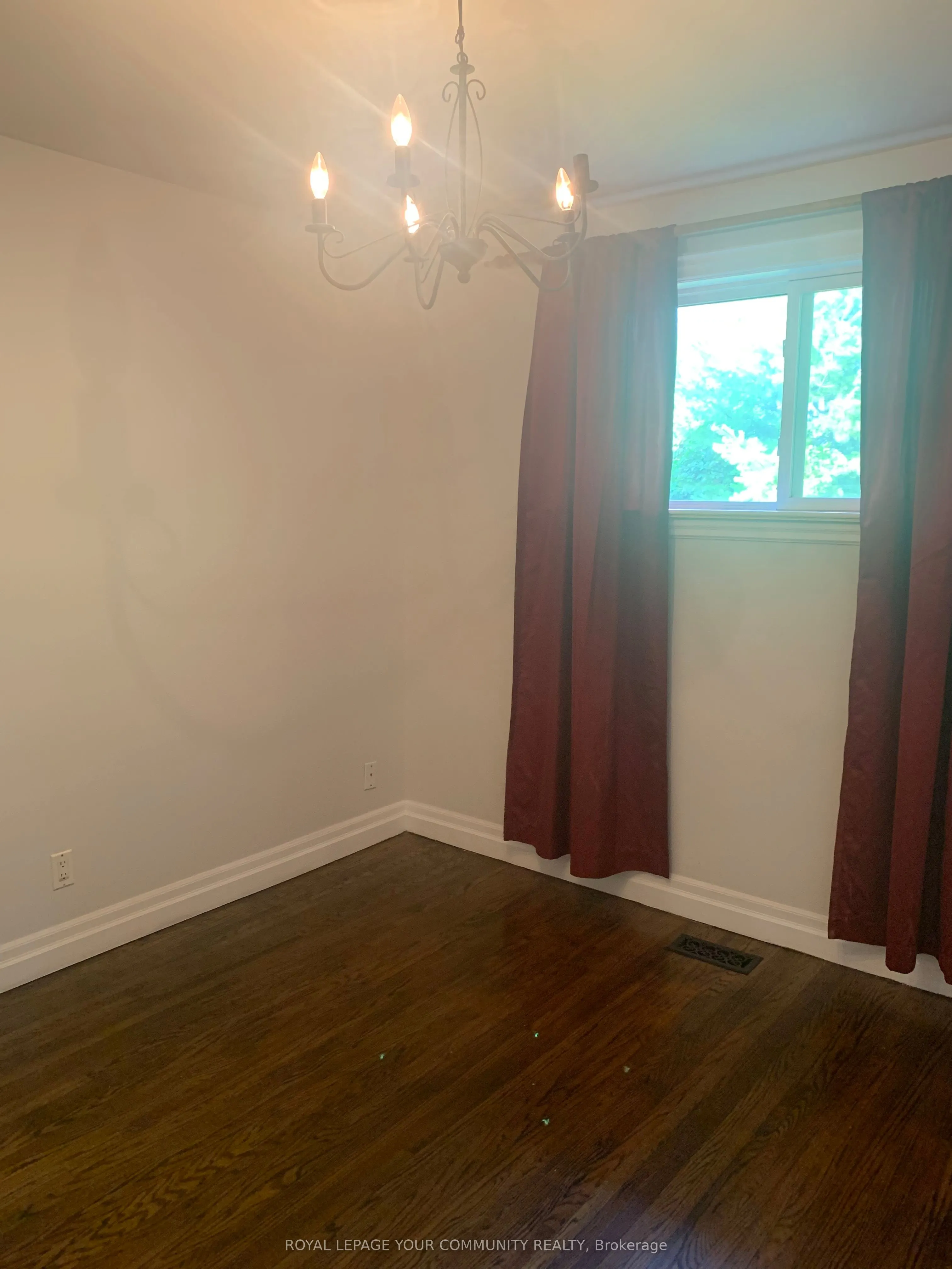 15 Holman Crescent, #main floor