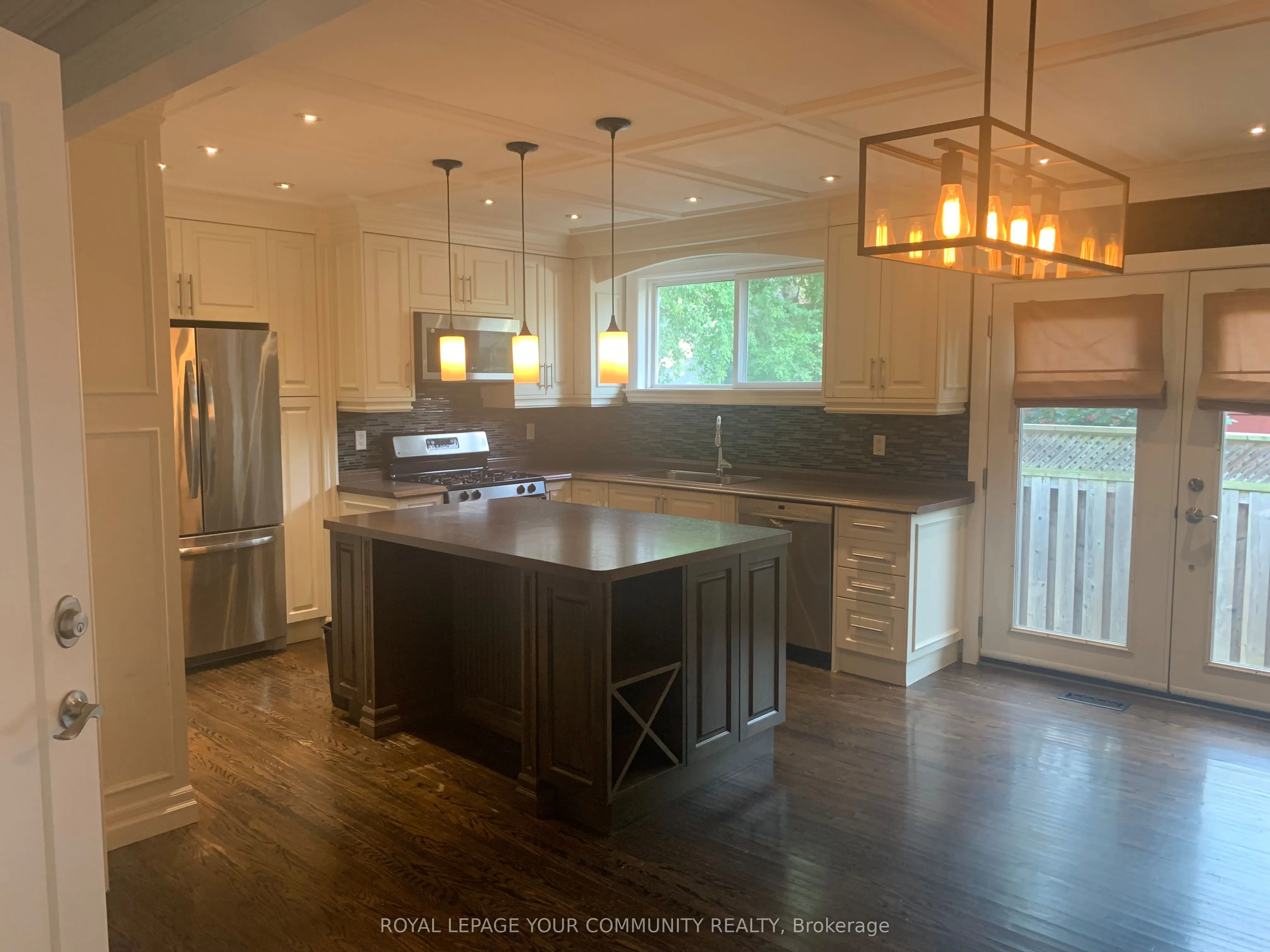15 Holman Crescent, #main floor