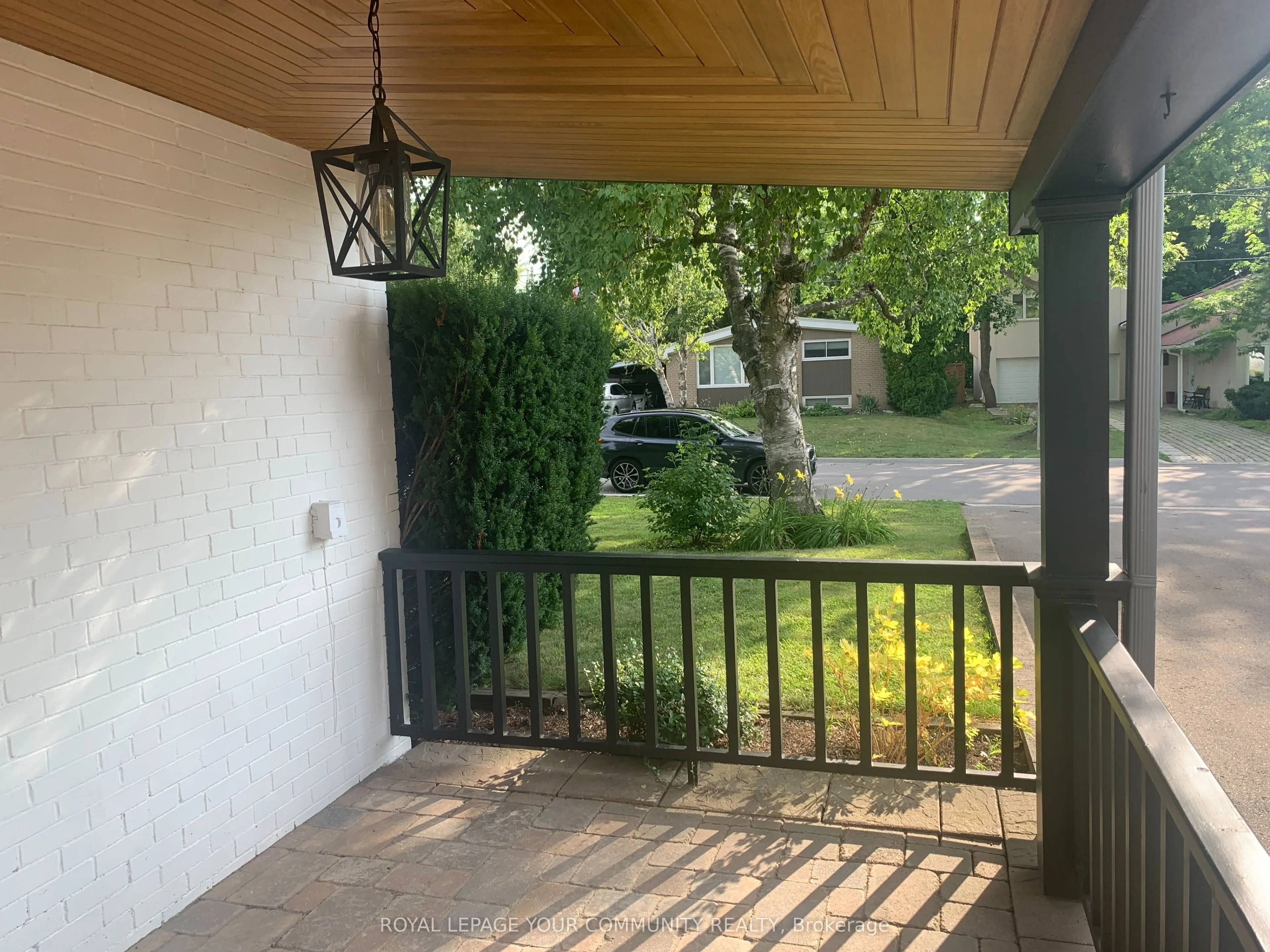 15 Holman Crescent, #main floor
