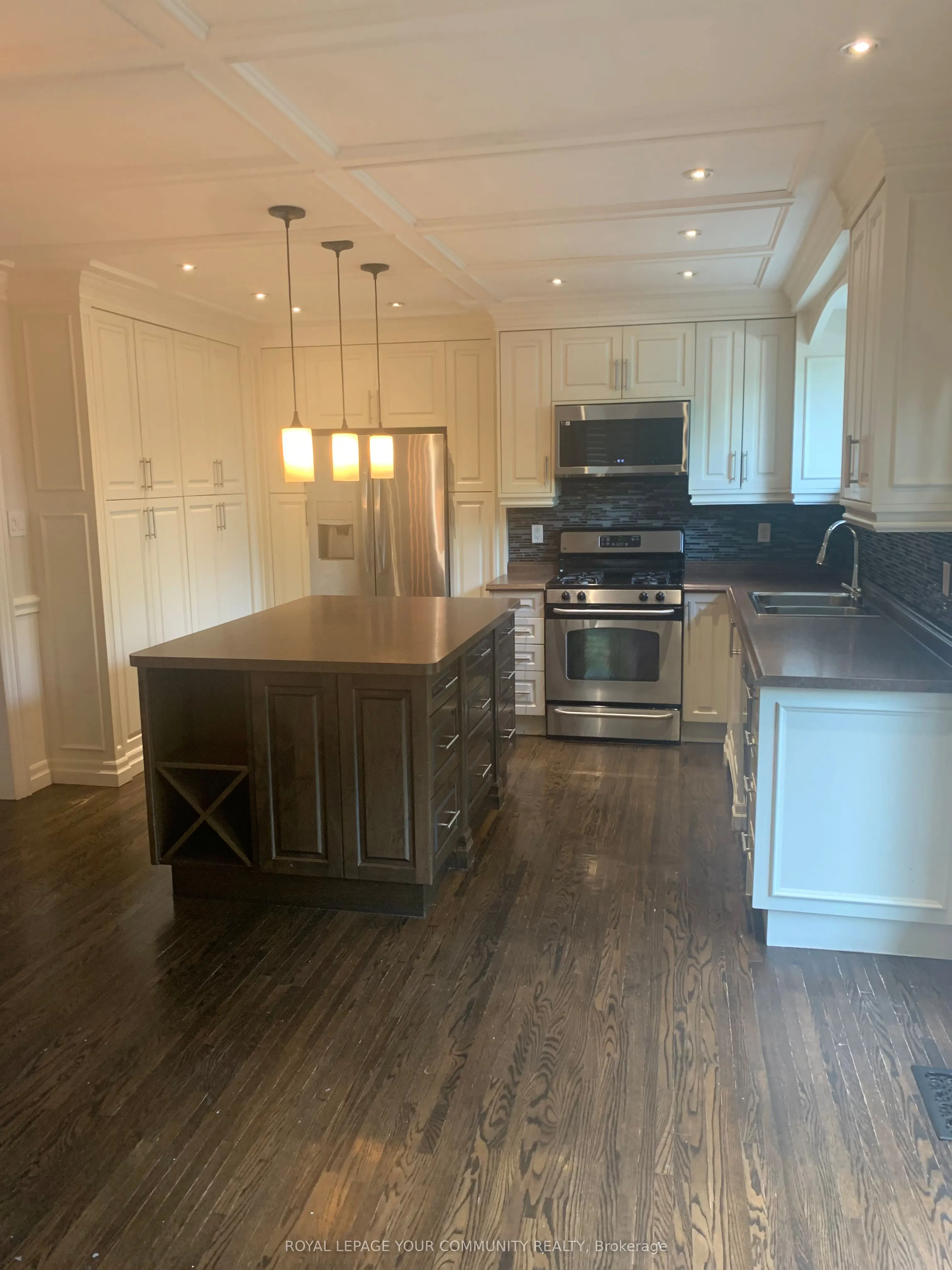 15 Holman Crescent, #main floor