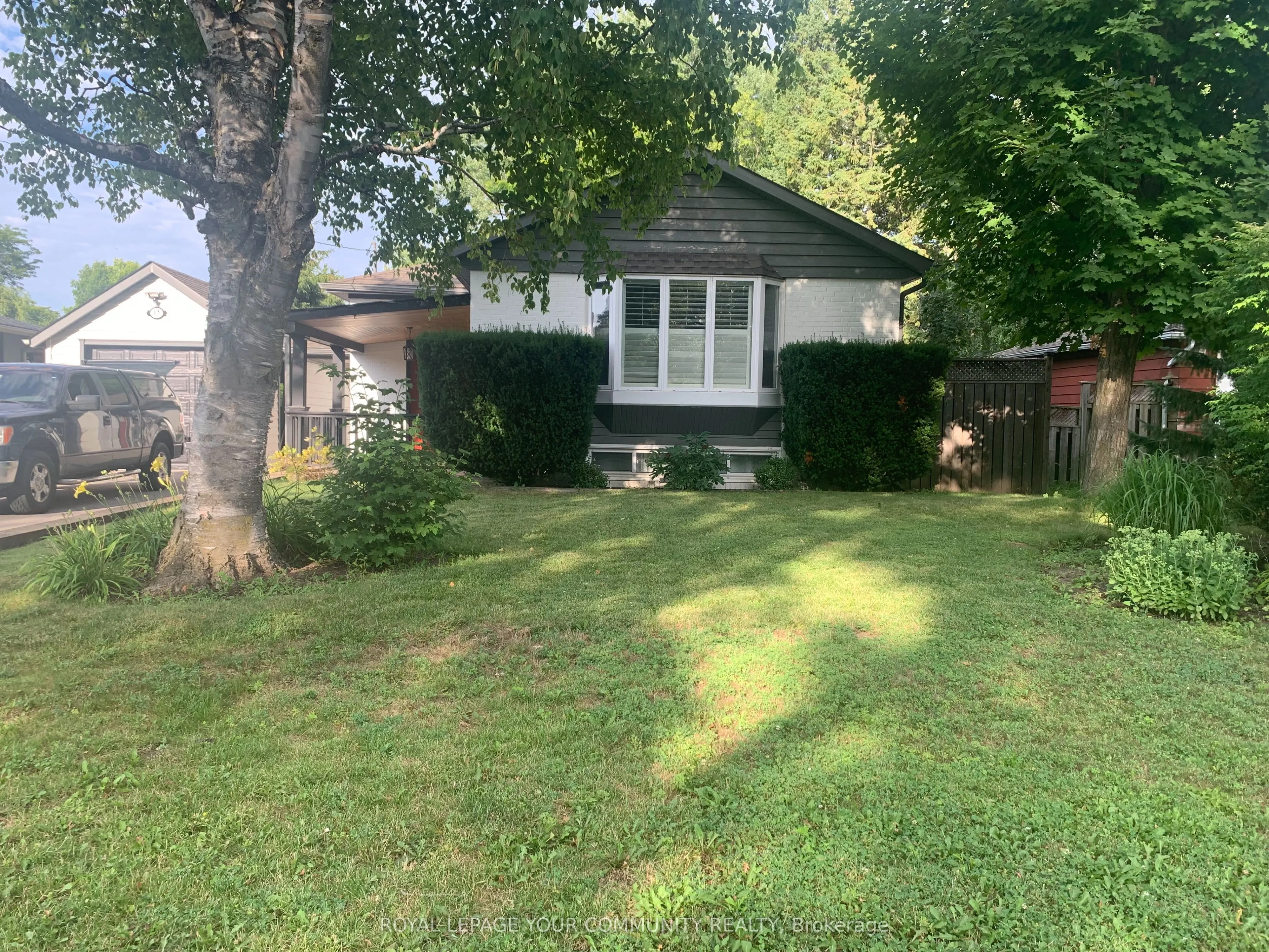 15 Holman Crescent, #main floor