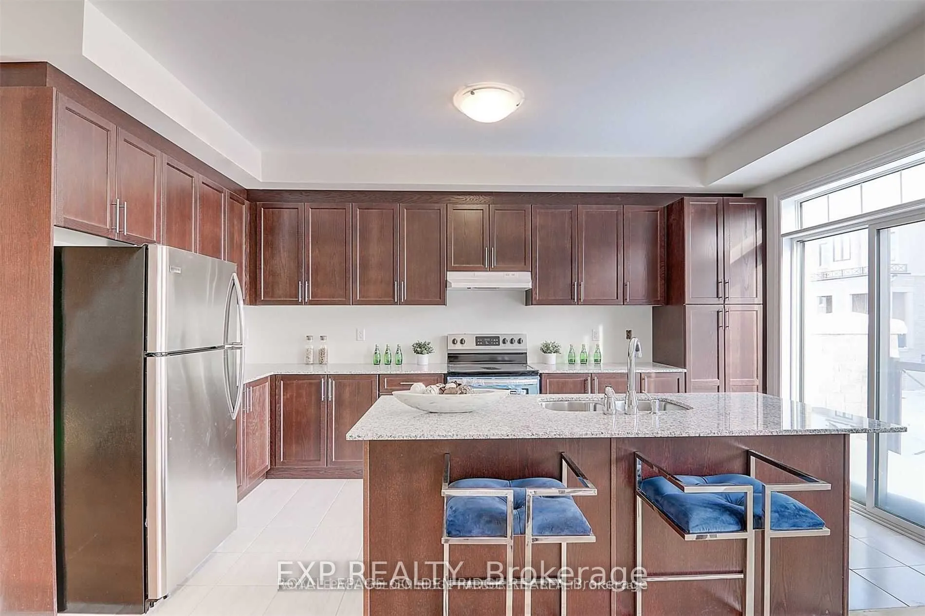 275 Bloomington Road W