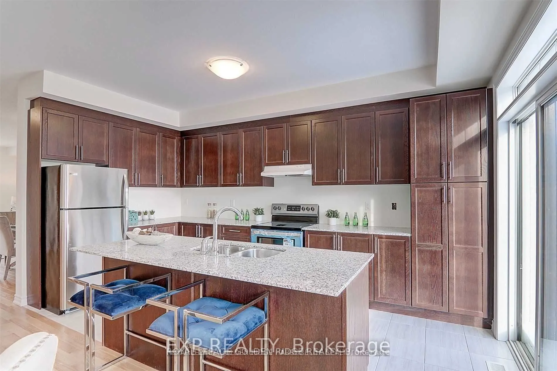 275 Bloomington Road W