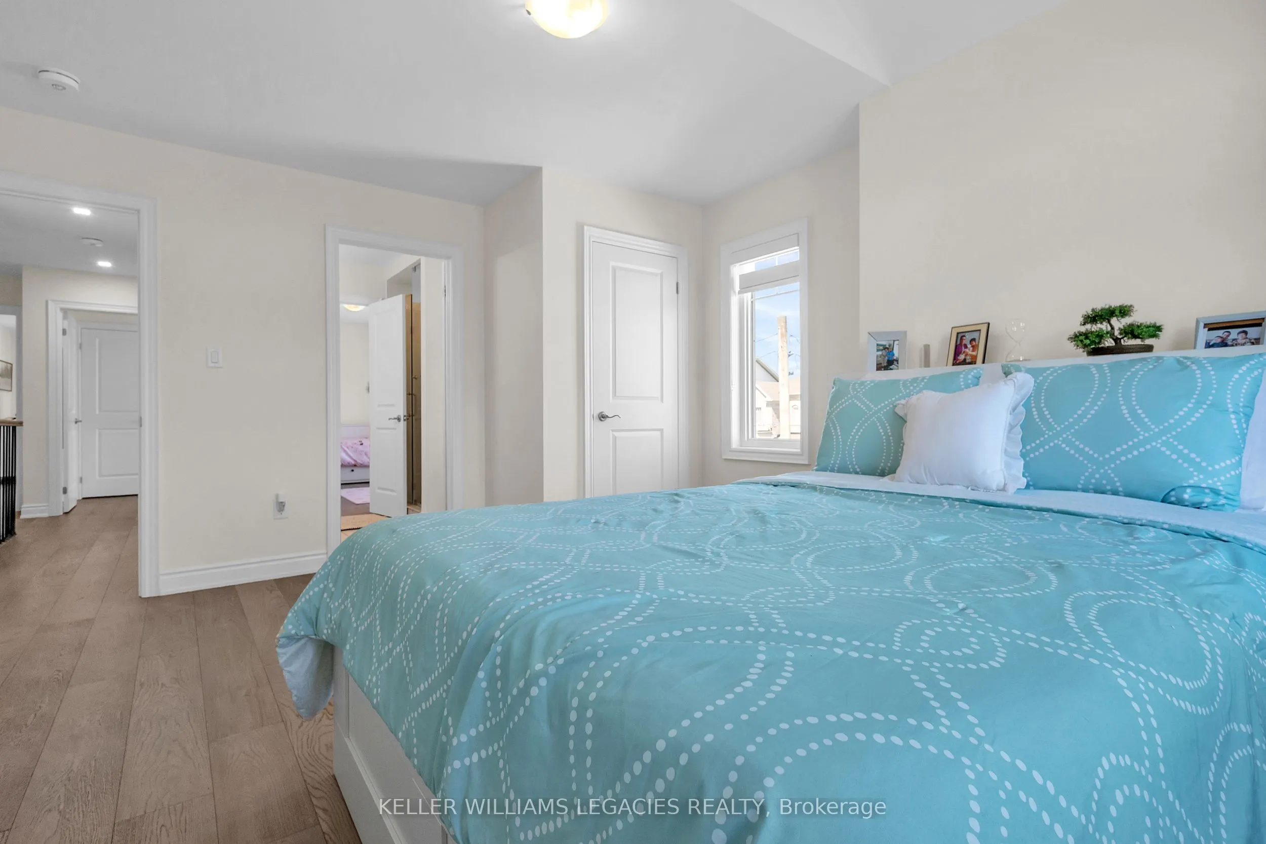 42 Lorne Thomas Place