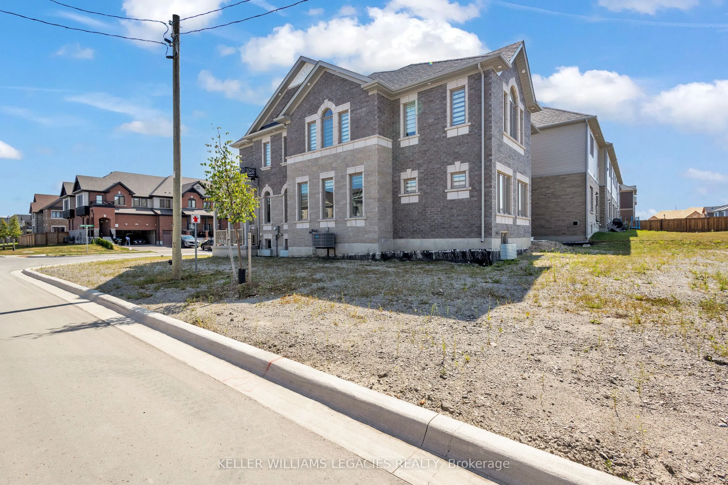 42 Lorne Thomas Place