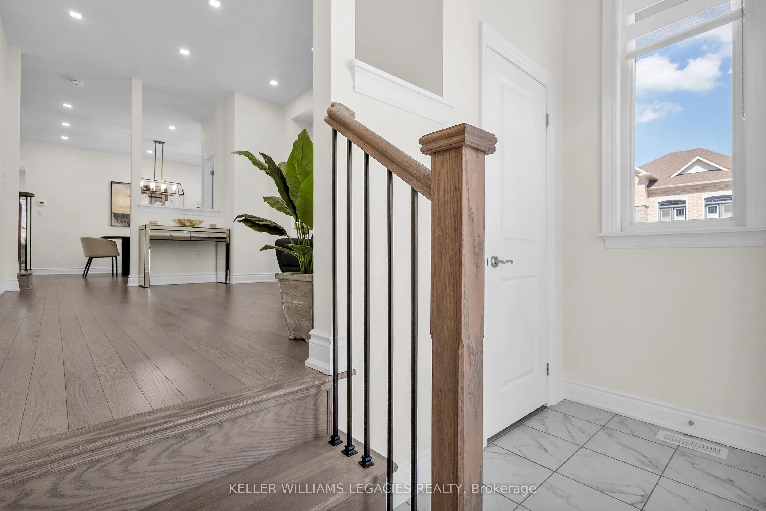 42 Lorne Thomas Place
