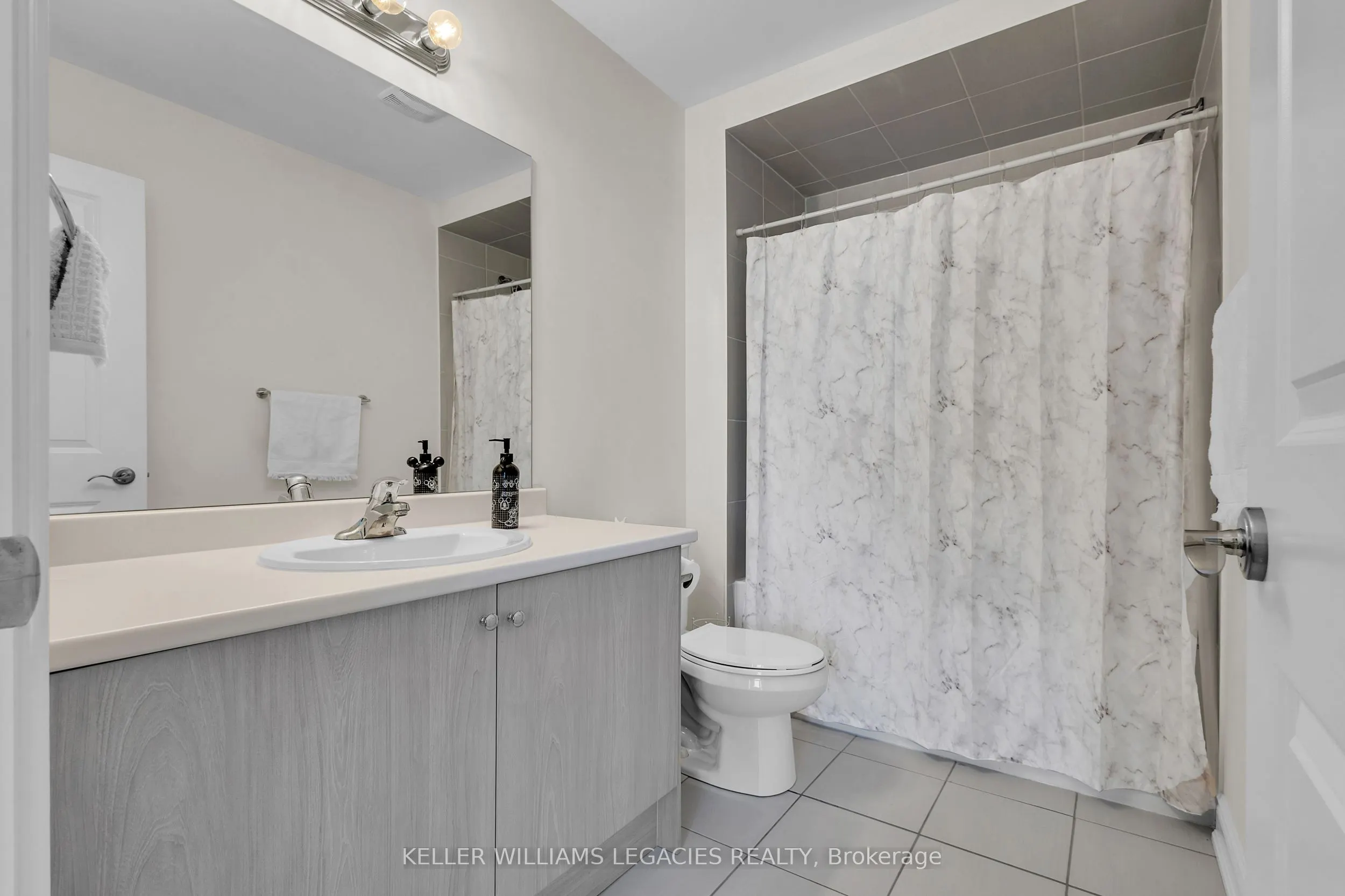 42 Lorne Thomas Place