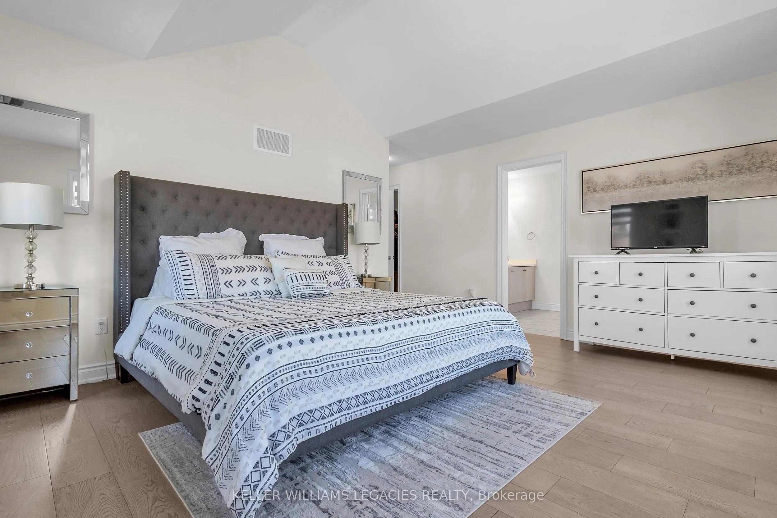 42 Lorne Thomas Place