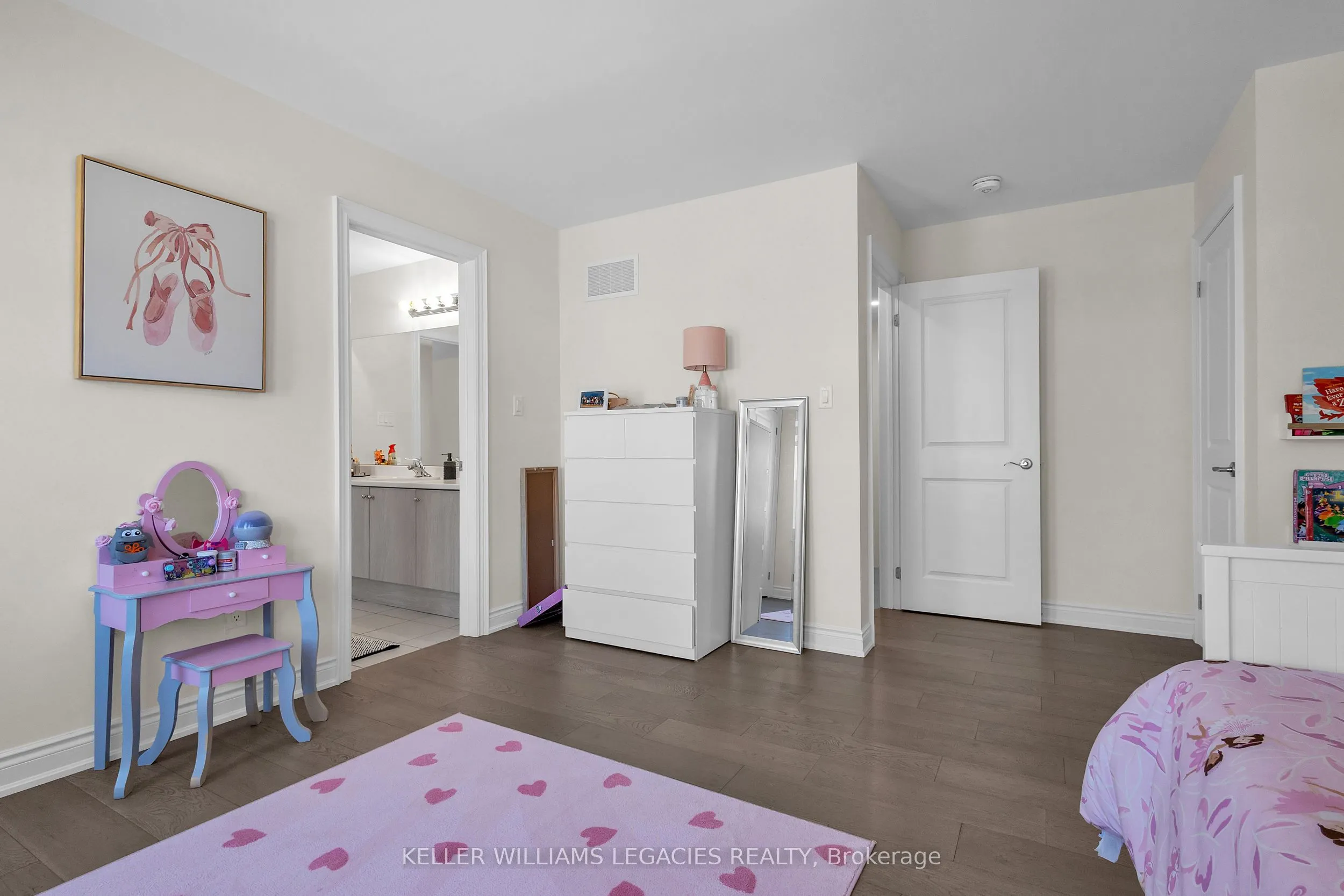 42 Lorne Thomas Place