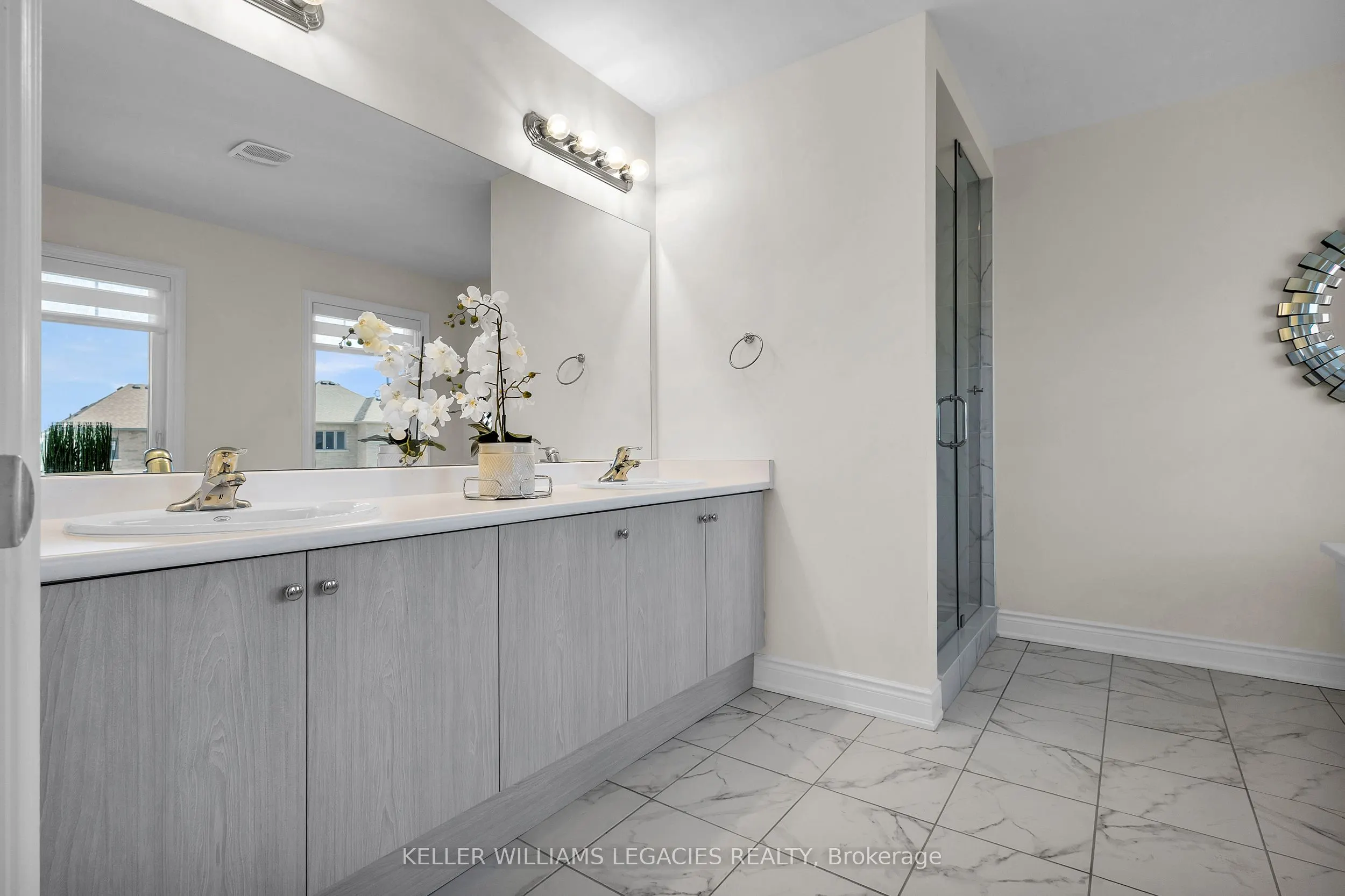 42 Lorne Thomas Place