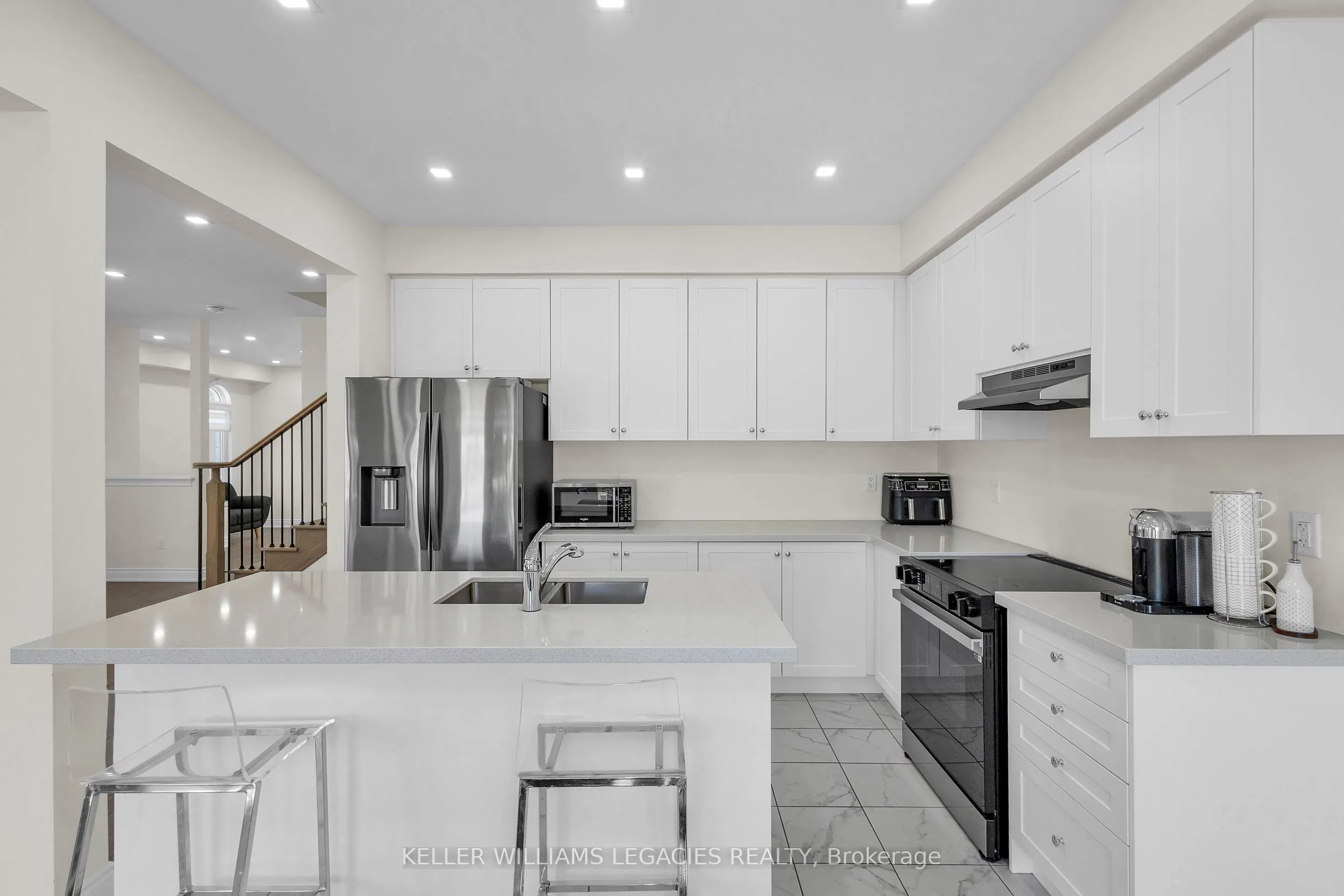 42 Lorne Thomas Place