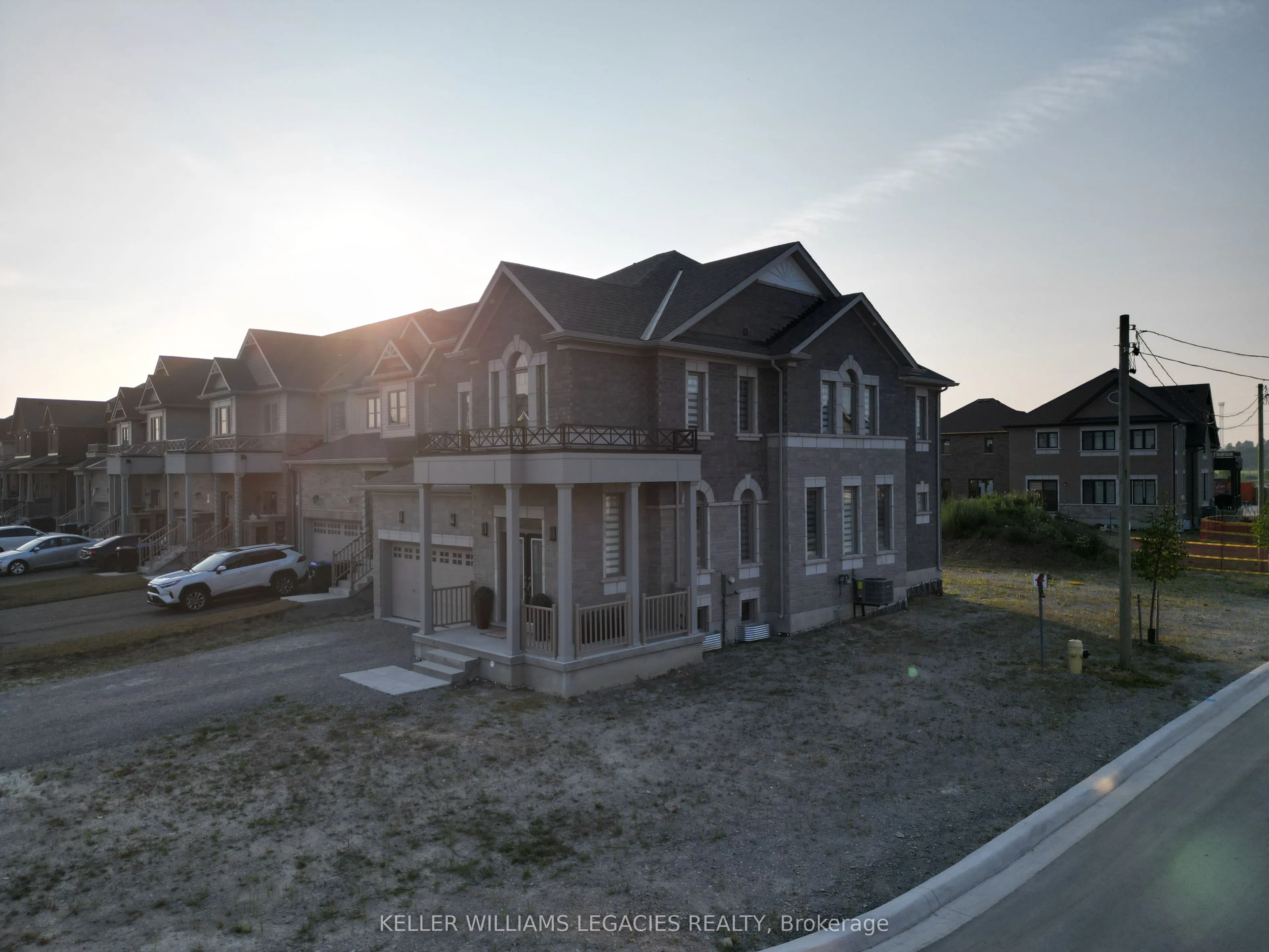 42 Lorne Thomas Place