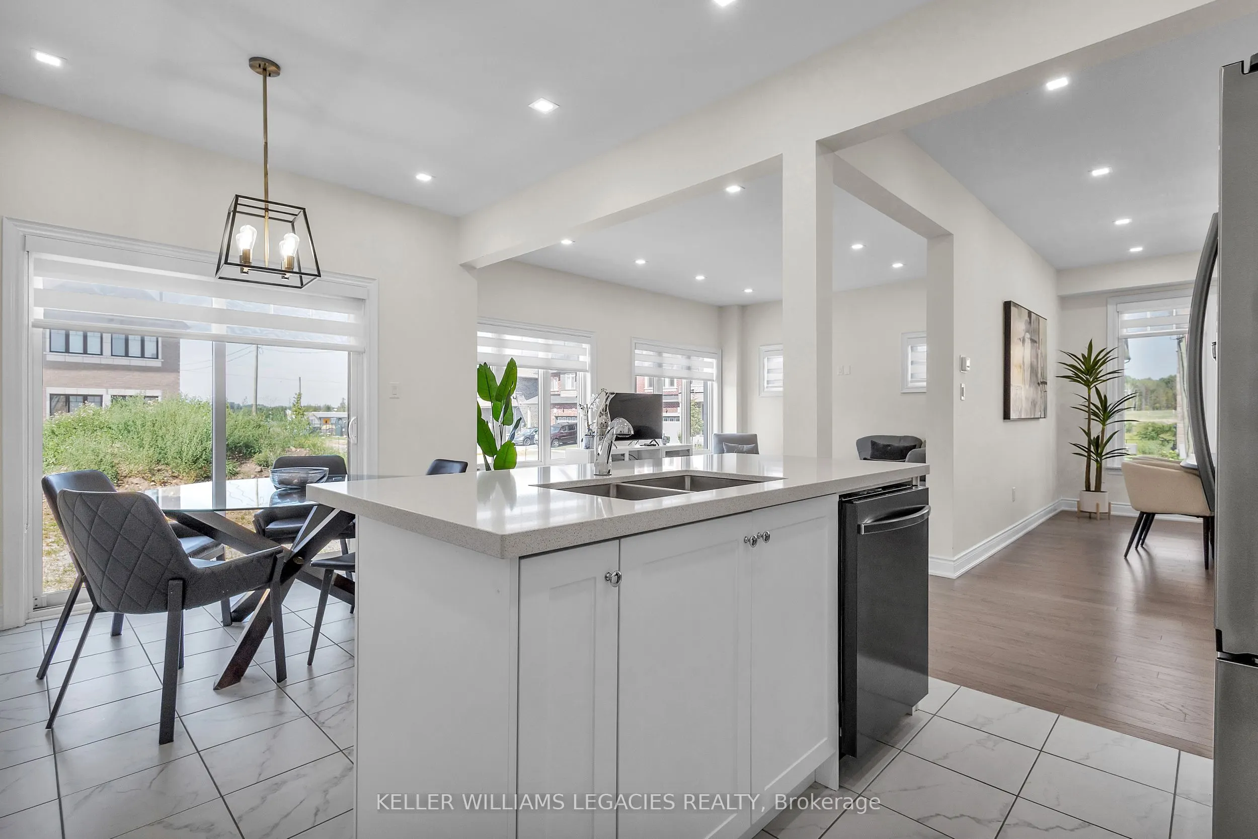 42 Lorne Thomas Place