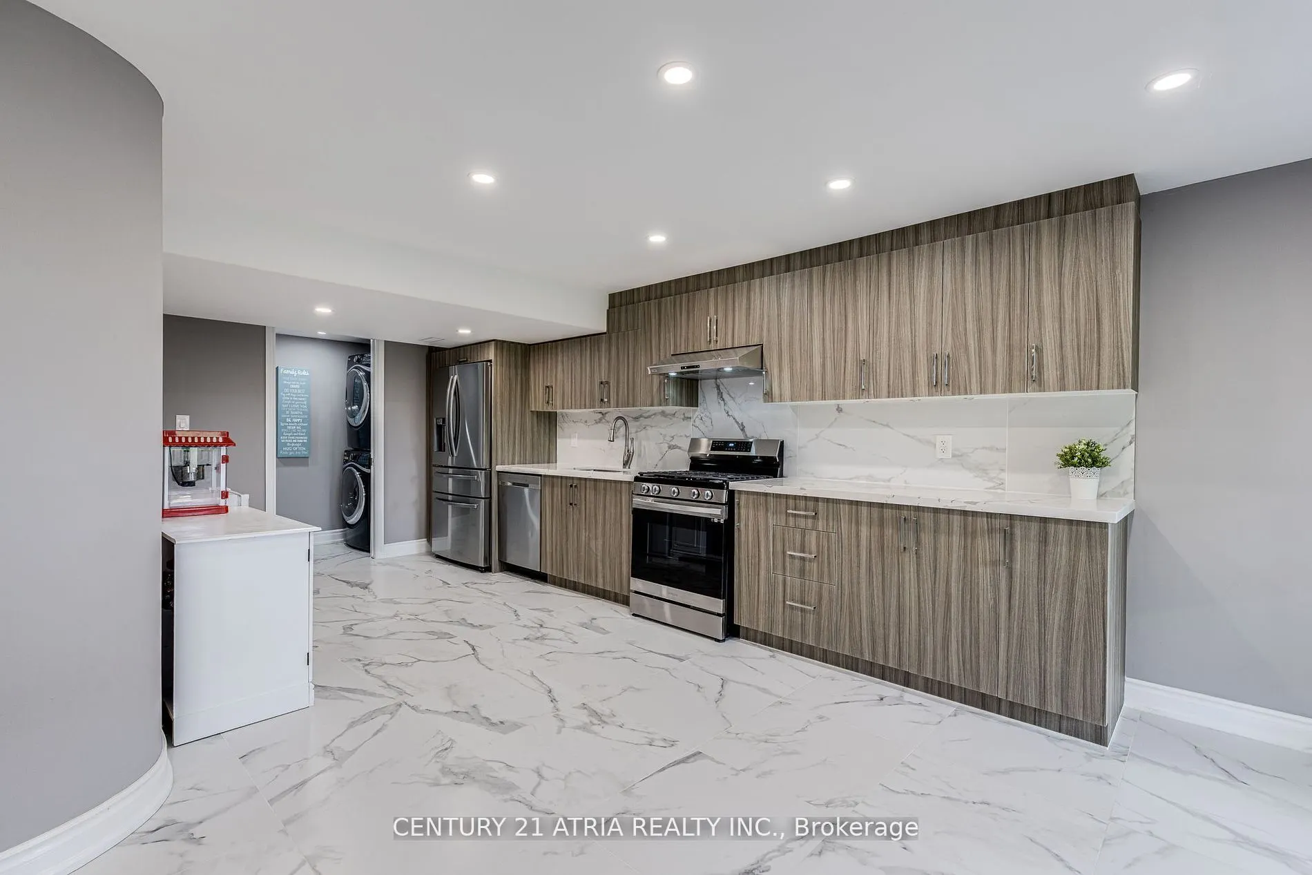 122 Degraaf Crescent