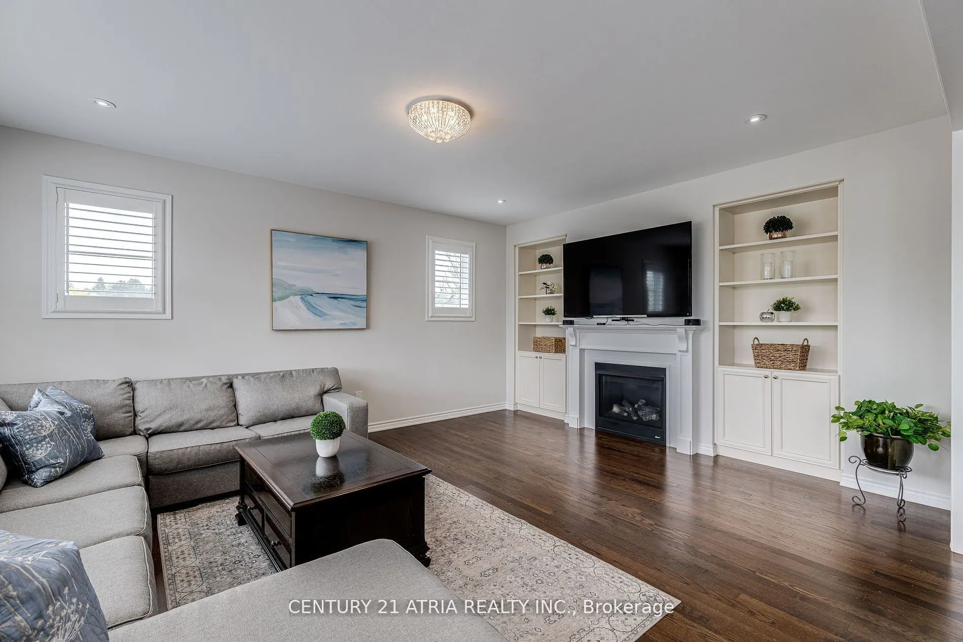 122 Degraaf Crescent