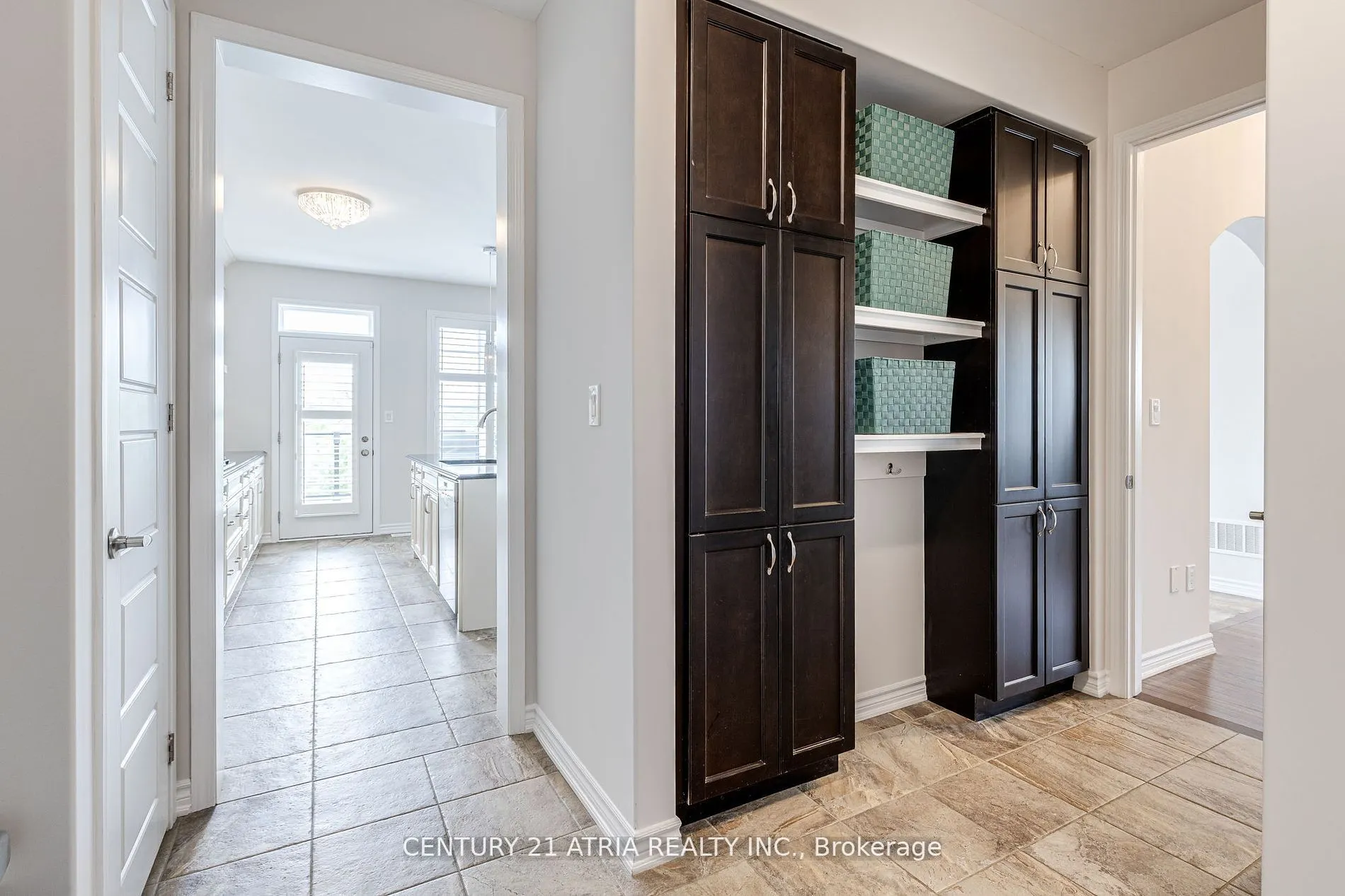 122 Degraaf Crescent