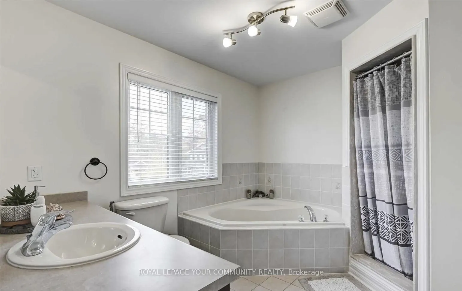 109 Glendower Crescent
