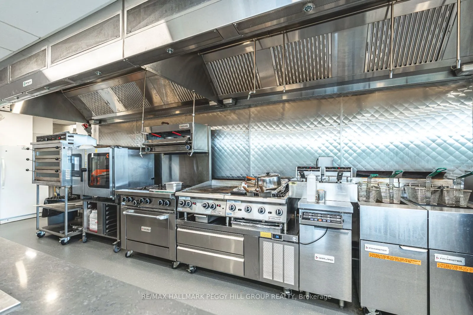 7325 Yonge Street, #1700