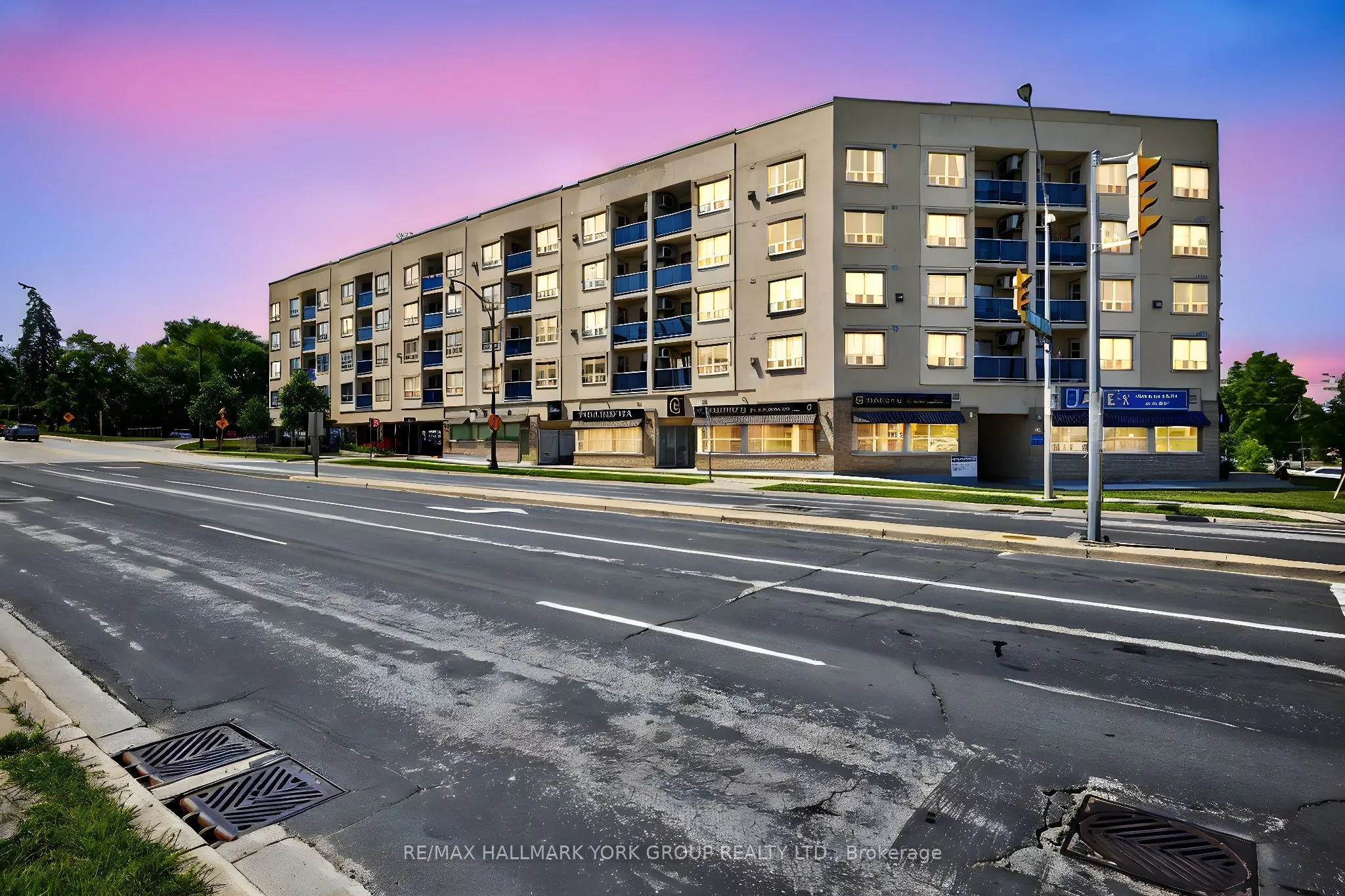 160 Wellington Street E, #210