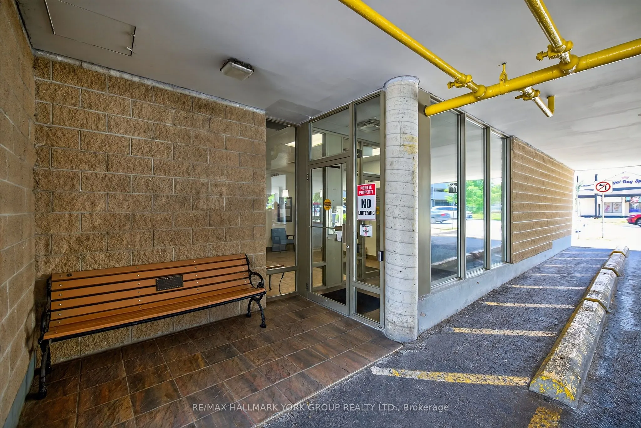 160 Wellington Street E, #210