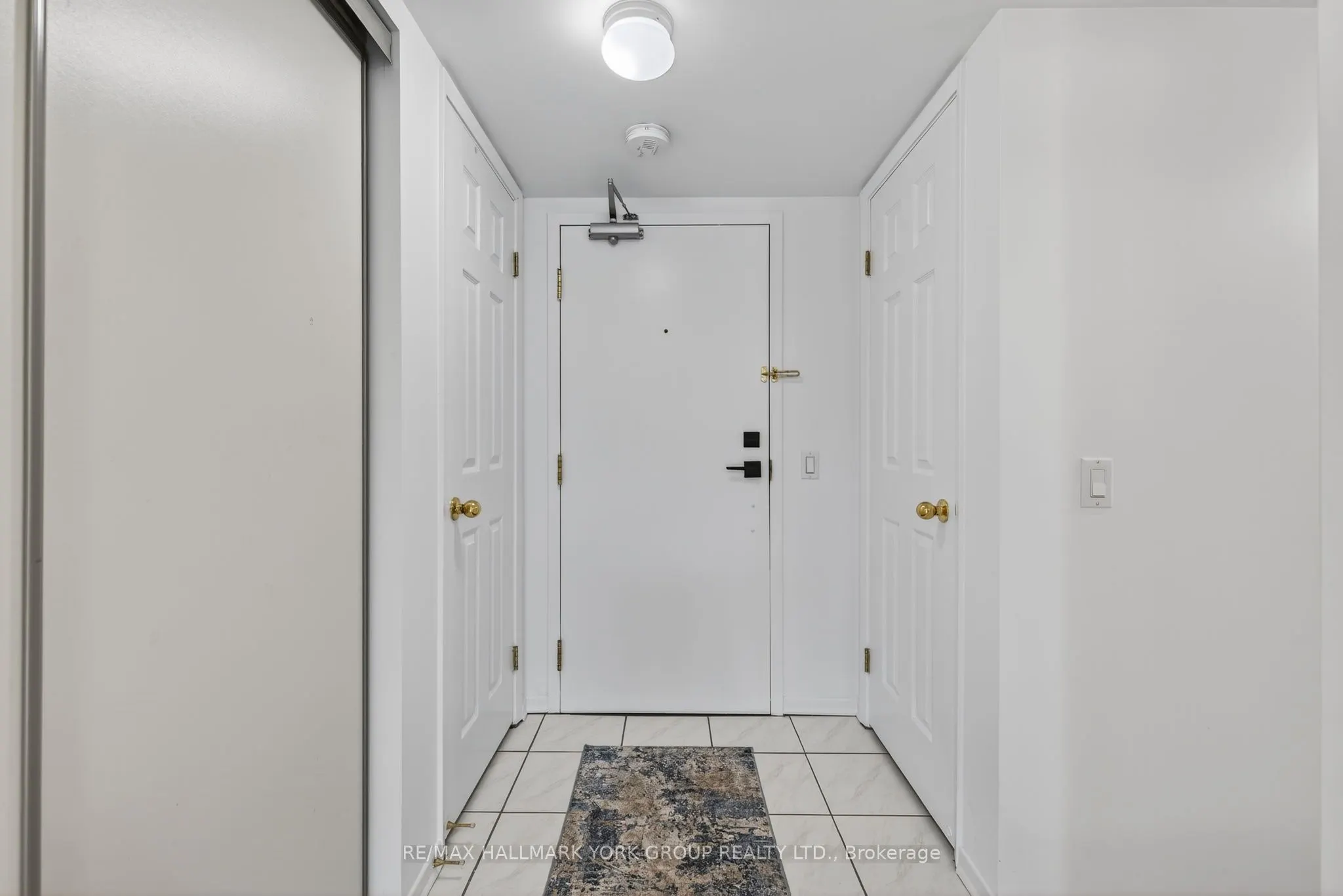 160 Wellington Street E, #210