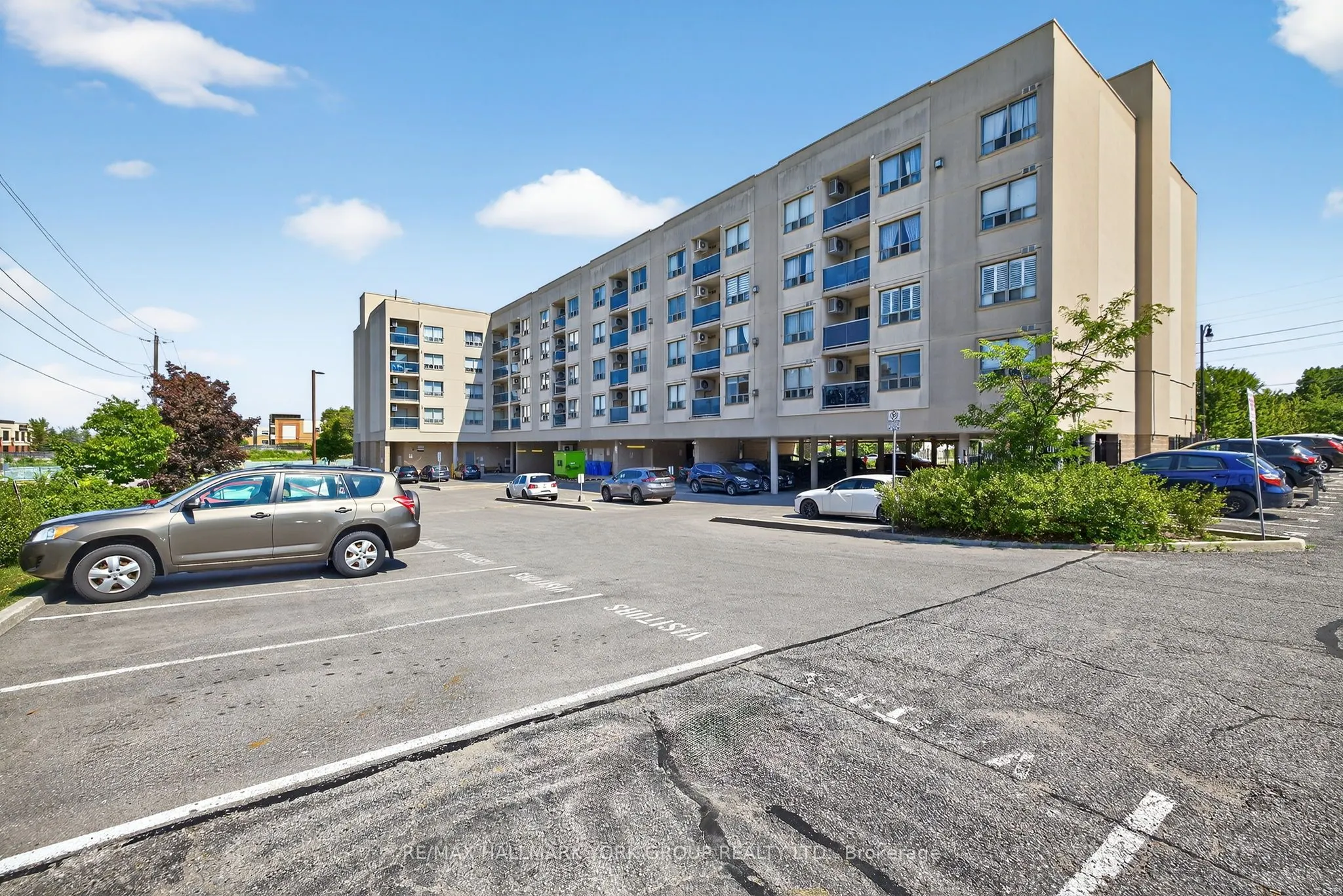 160 Wellington Street E, #210