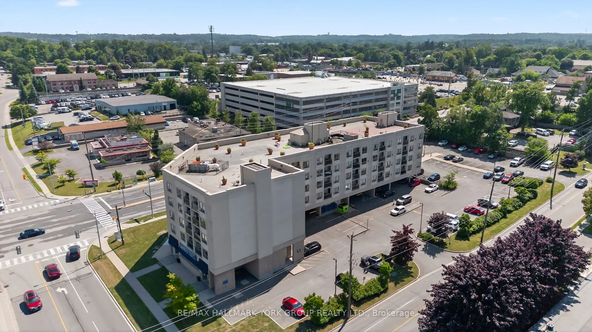 160 Wellington Street E, #210
