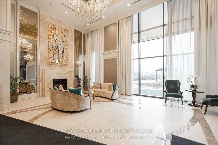 9075 Jane Street, #517