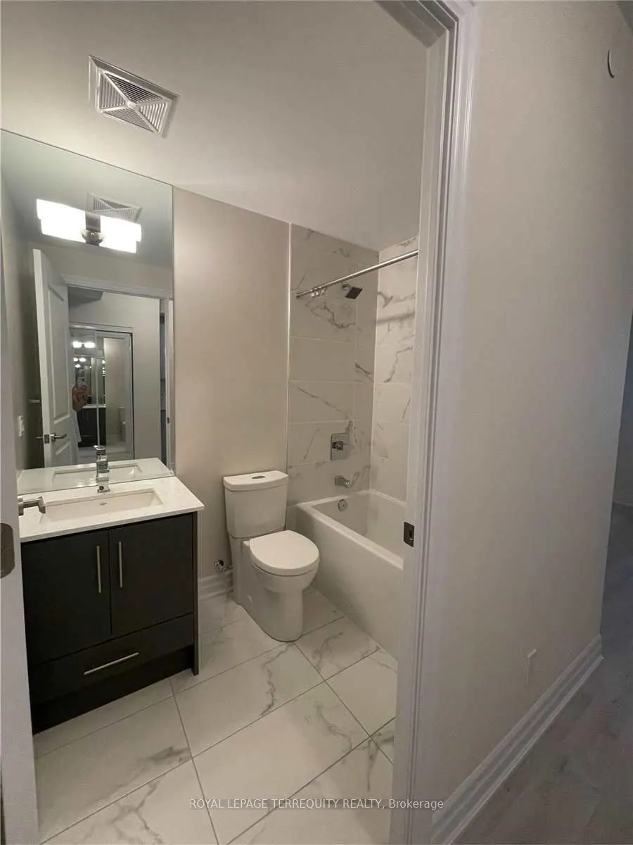 9075 Jane Street, #517