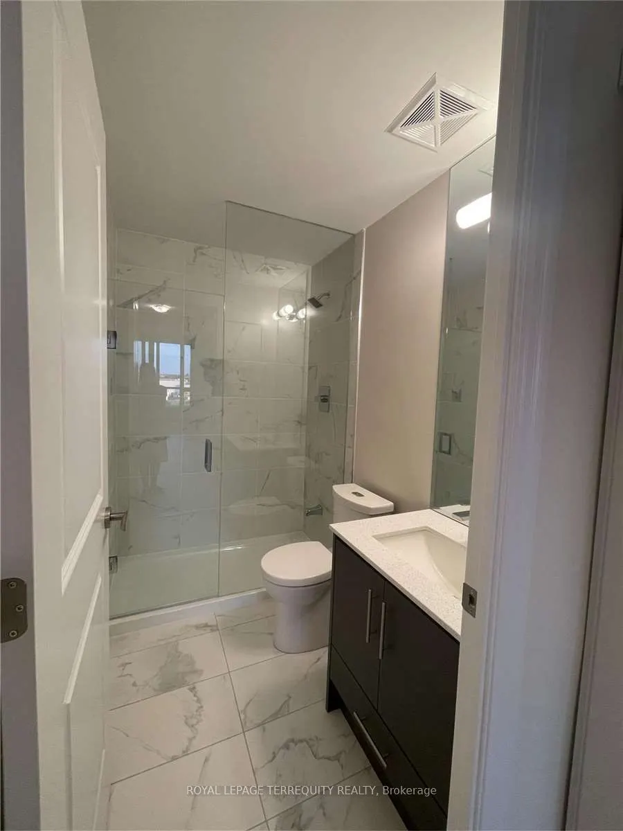 9075 Jane Street, #517
