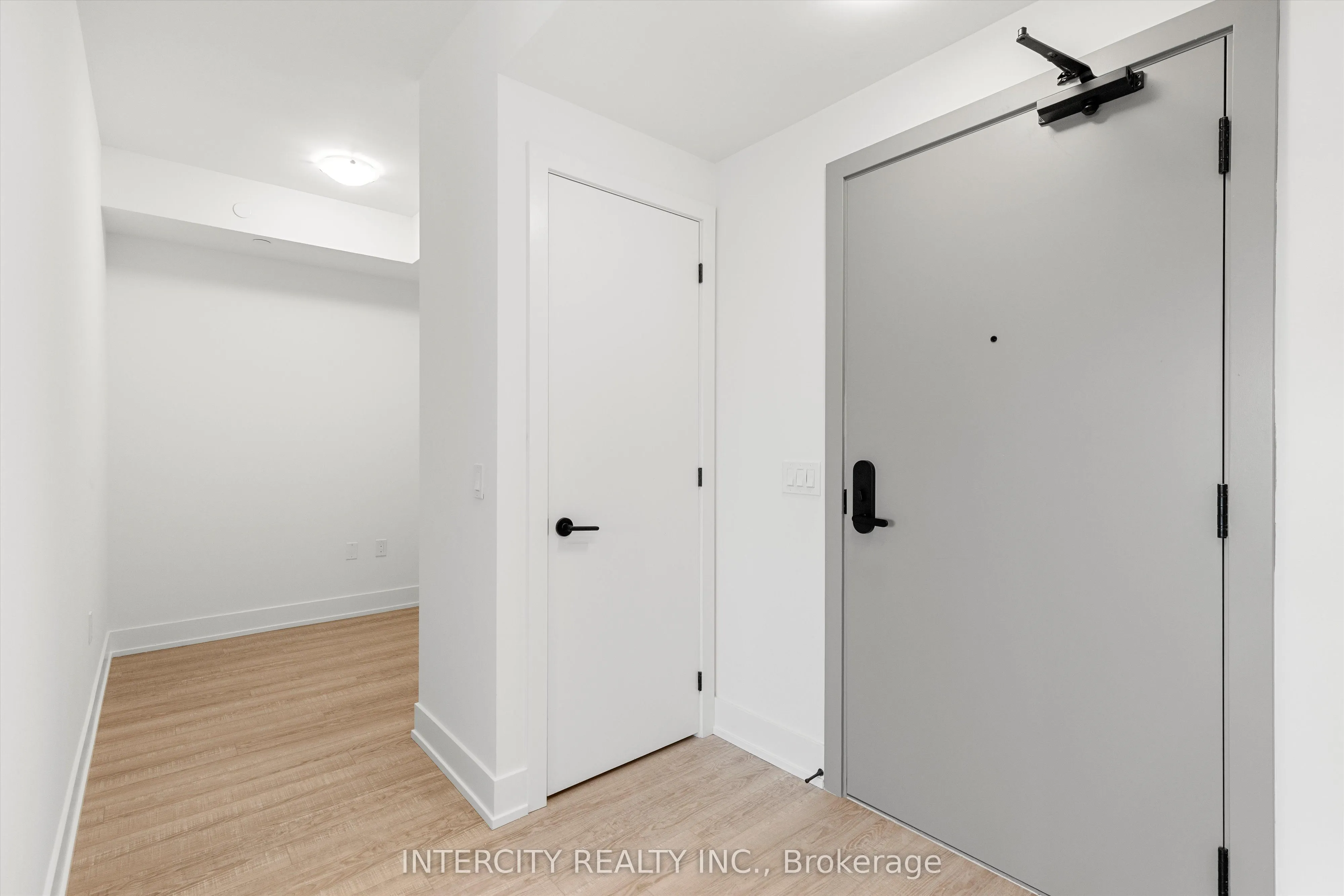 2075 King Road, #434