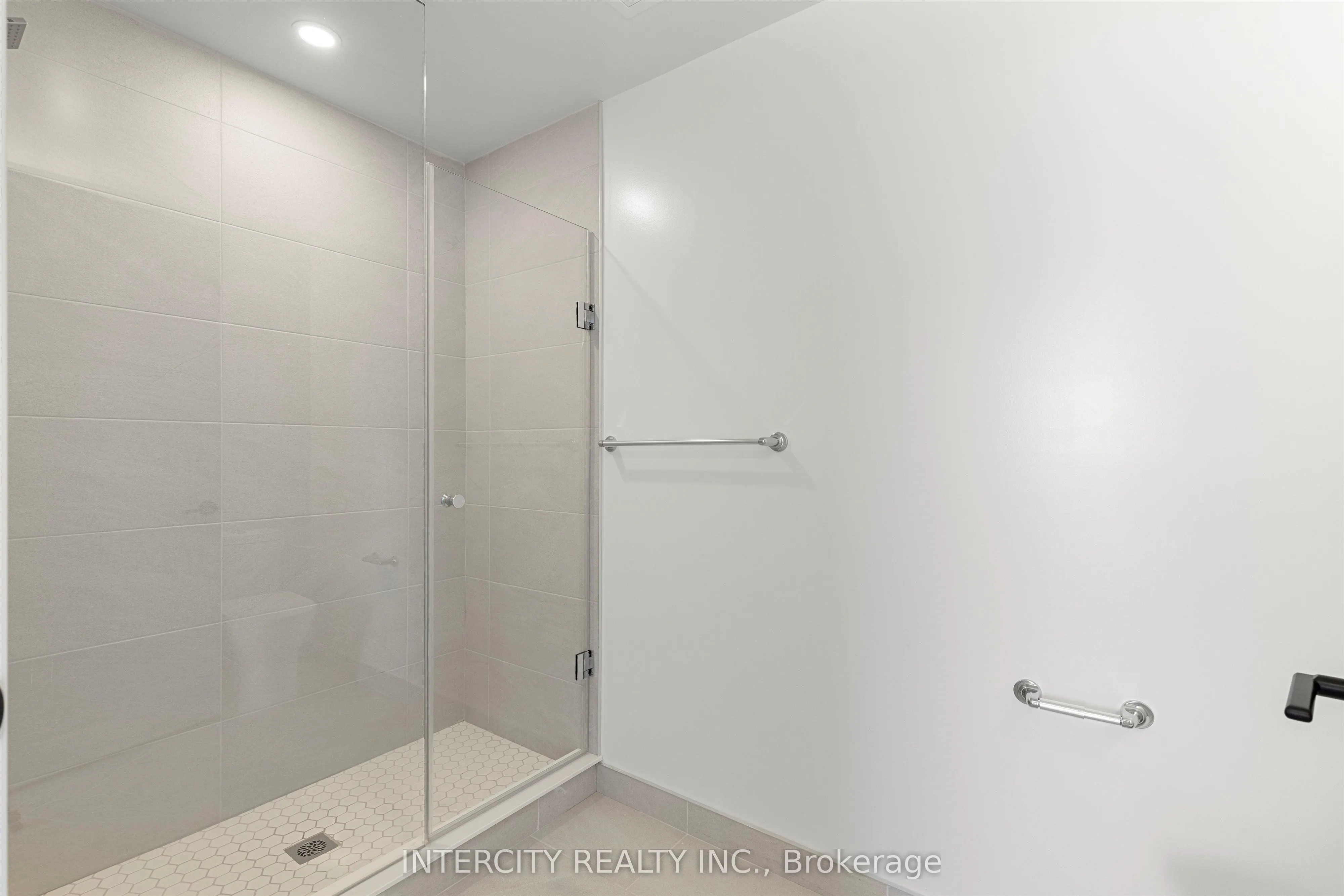 2075 King Road, #434
