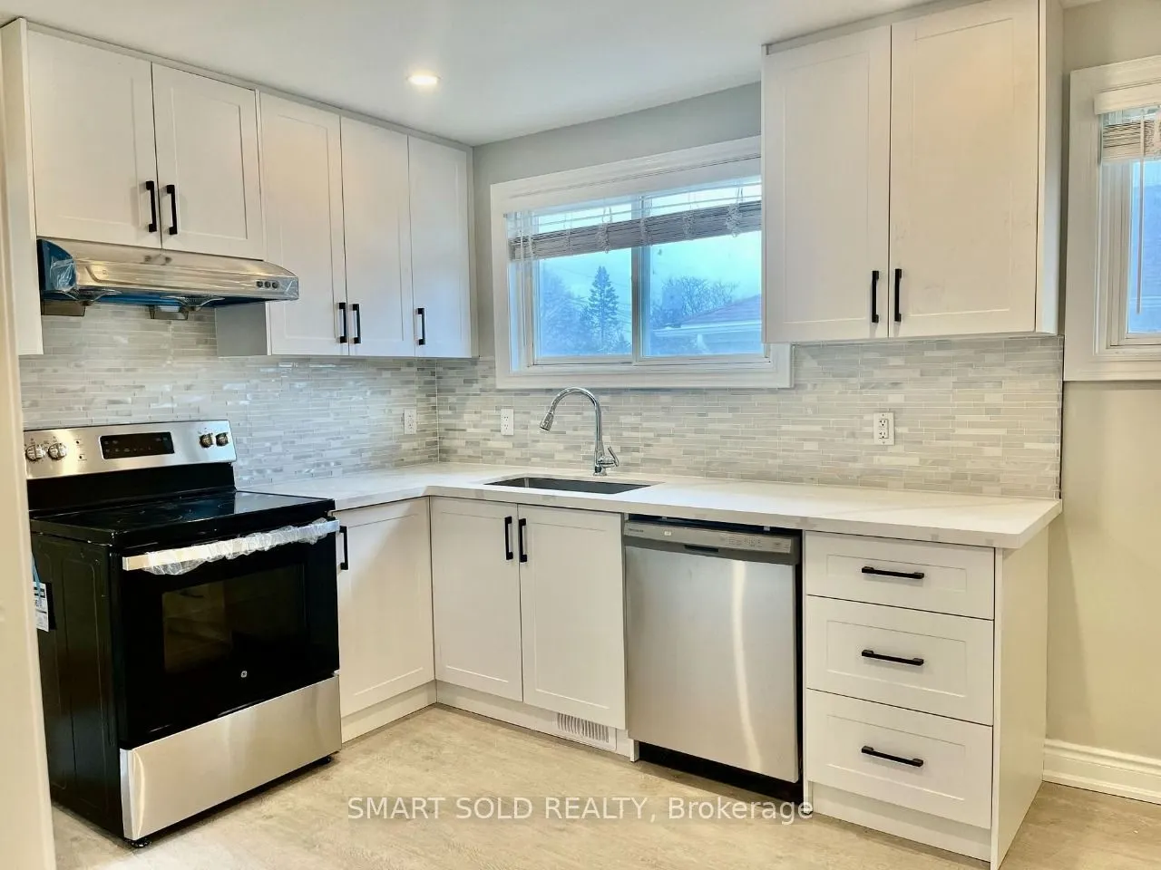 228 Silverbirch Drive, #Upper