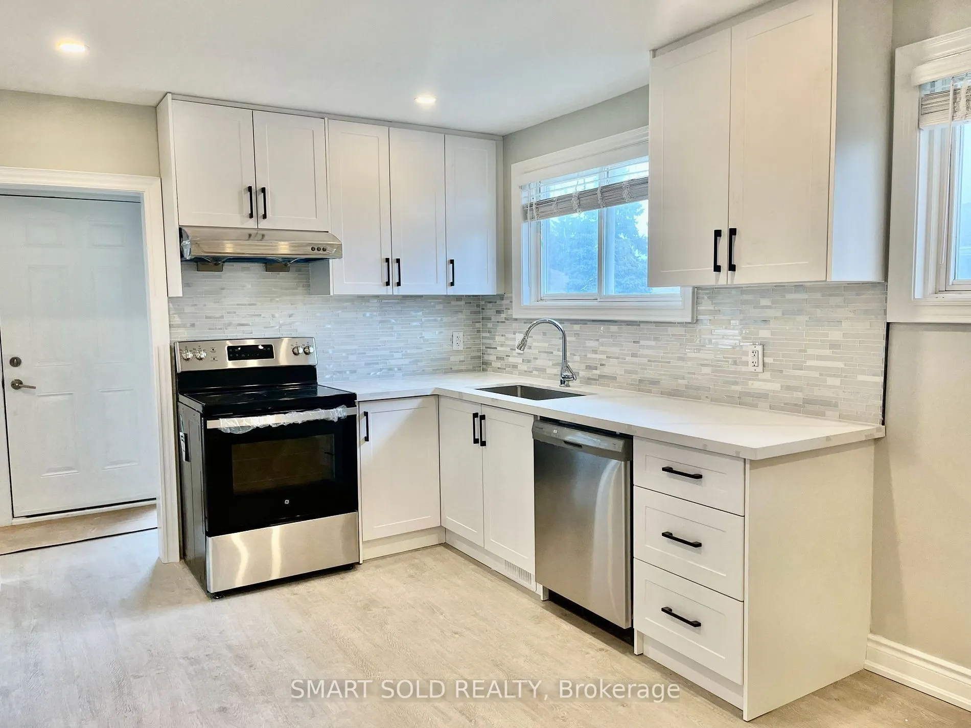 228 Silverbirch Drive, #Upper