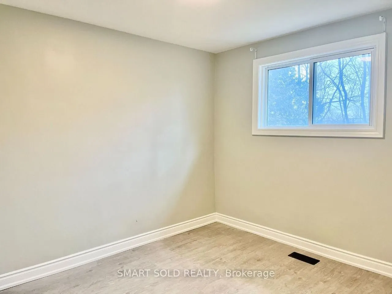 228 Silverbirch Drive, #Upper