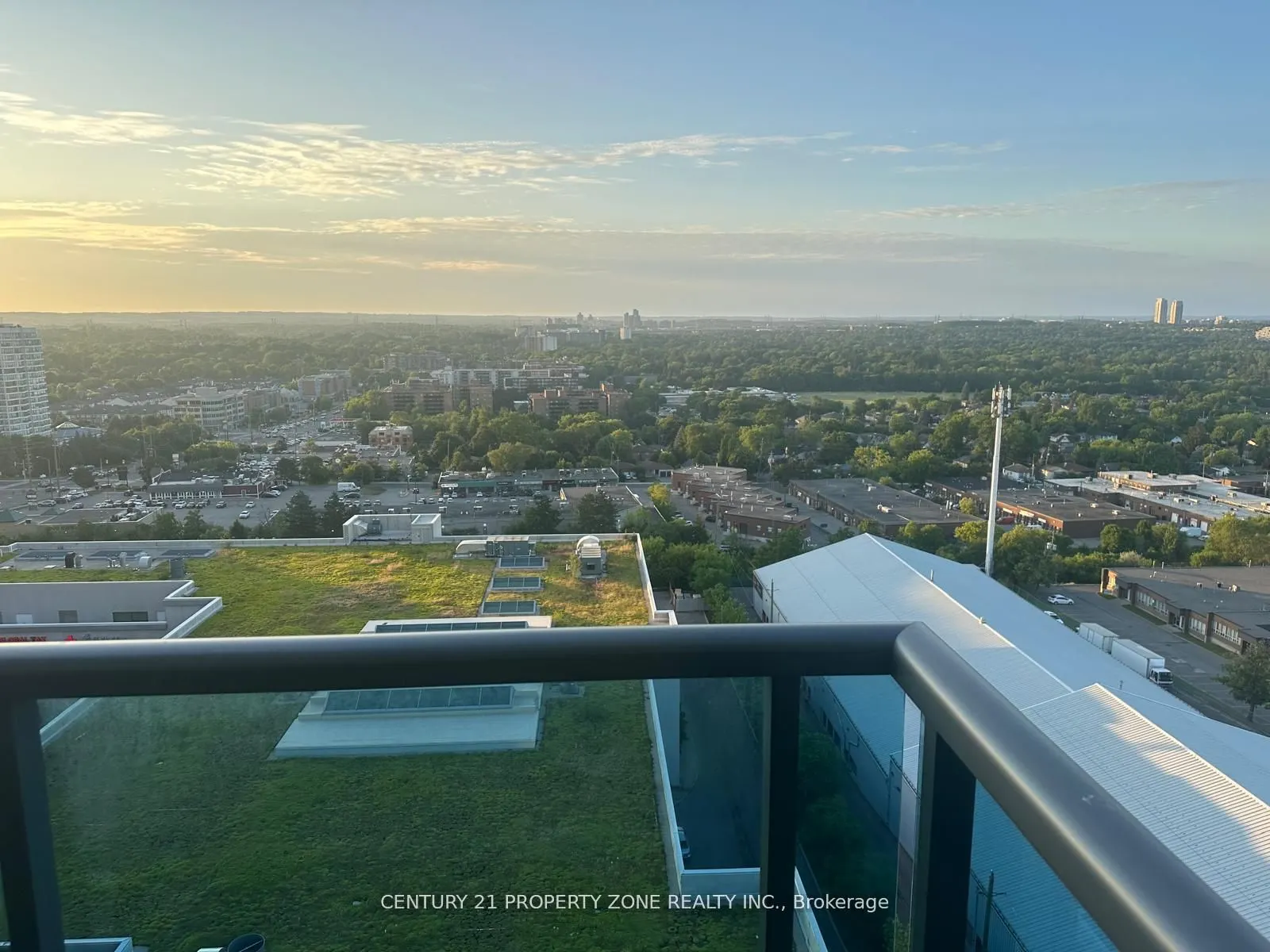 7167 Yonge Street, #1502