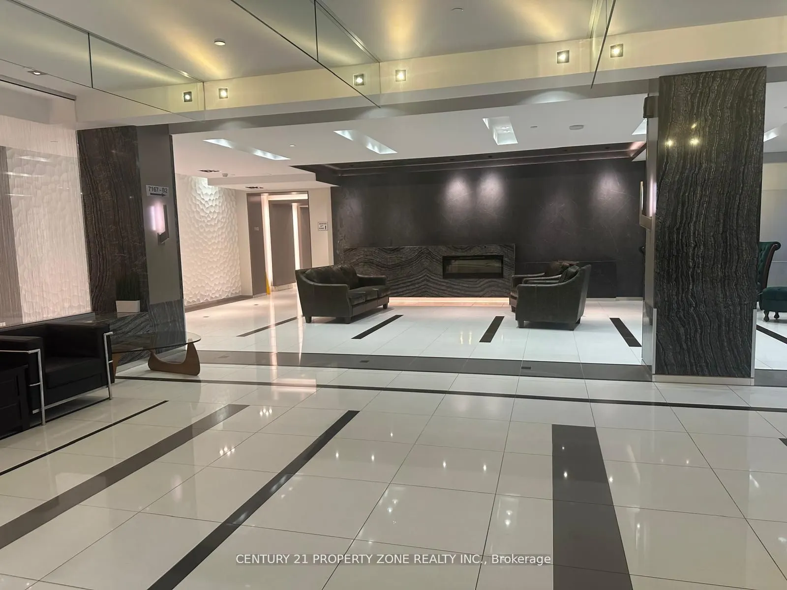 7167 Yonge Street, #1502
