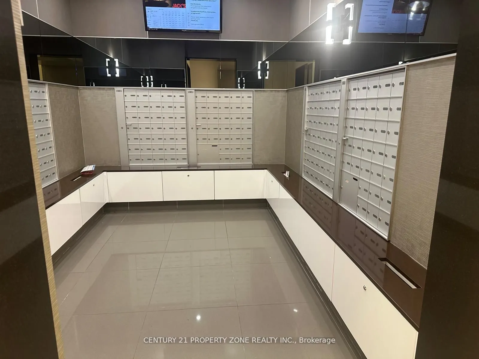 7167 Yonge Street, #1502