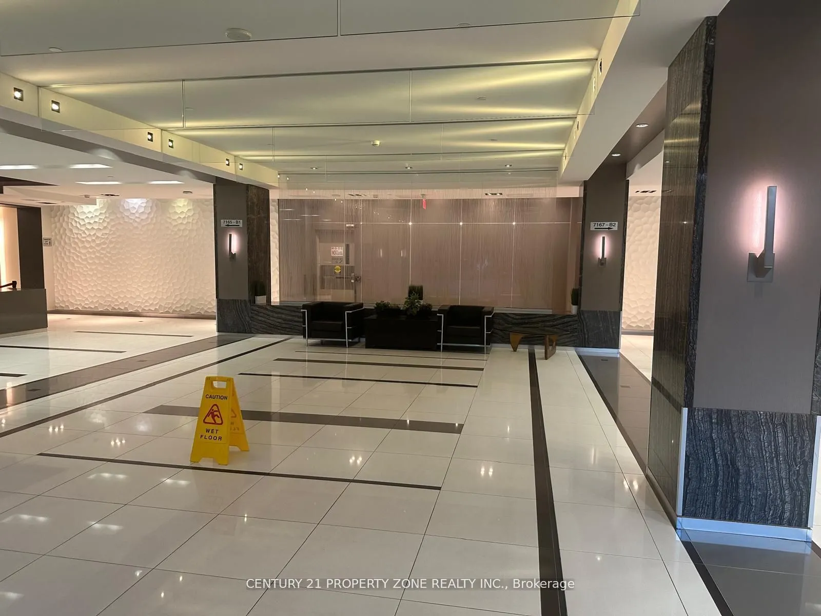 7167 Yonge Street, #1502