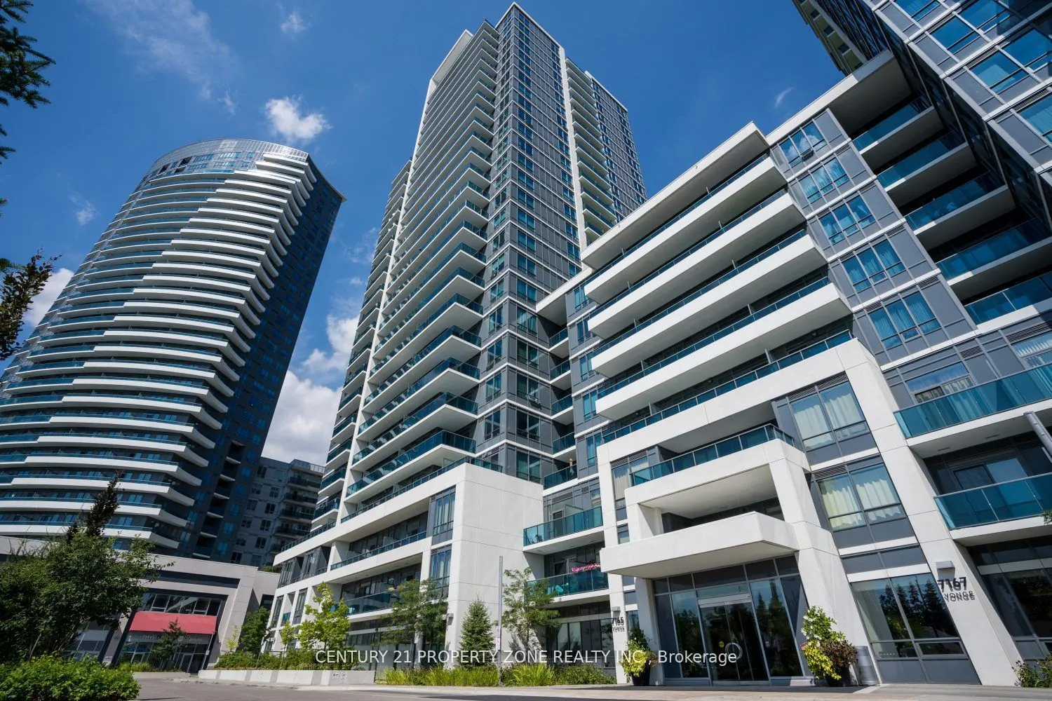 7167 Yonge Street, #1502