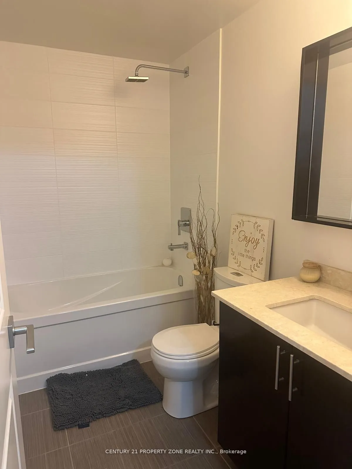 7167 Yonge Street, #1502