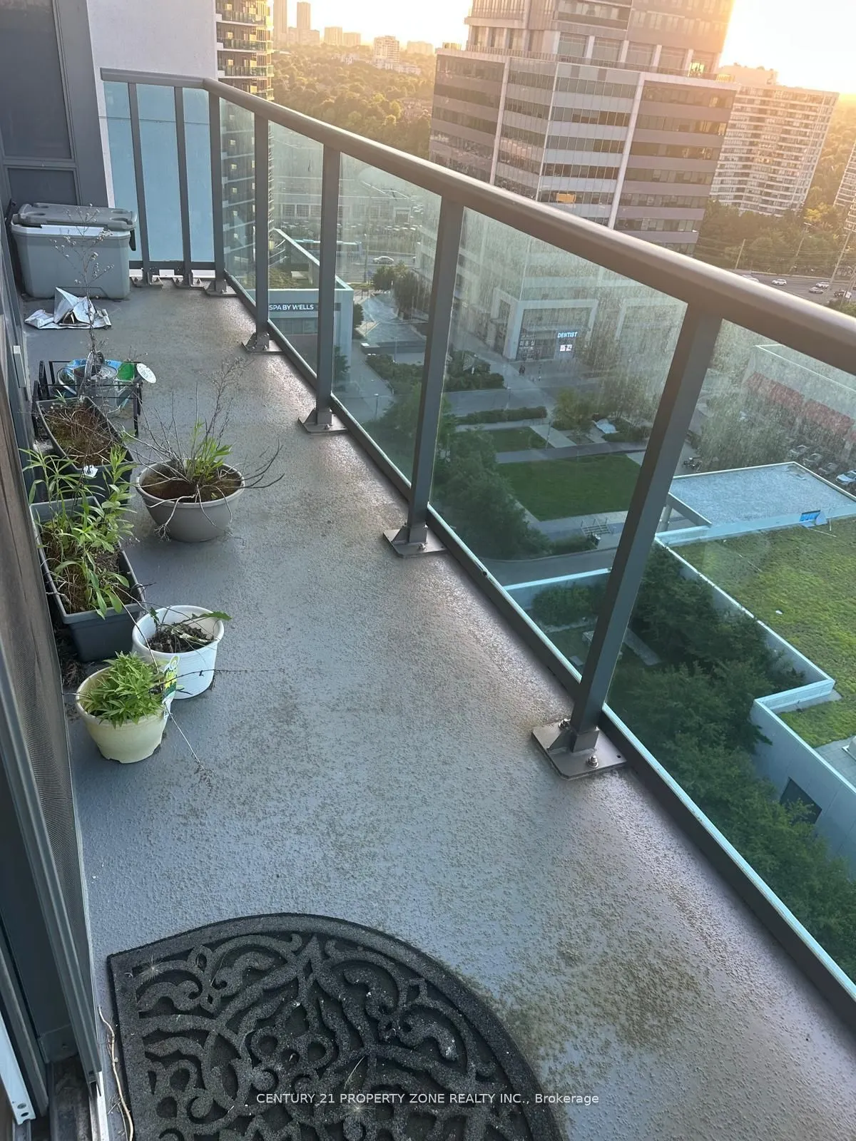 7167 Yonge Street, #1502