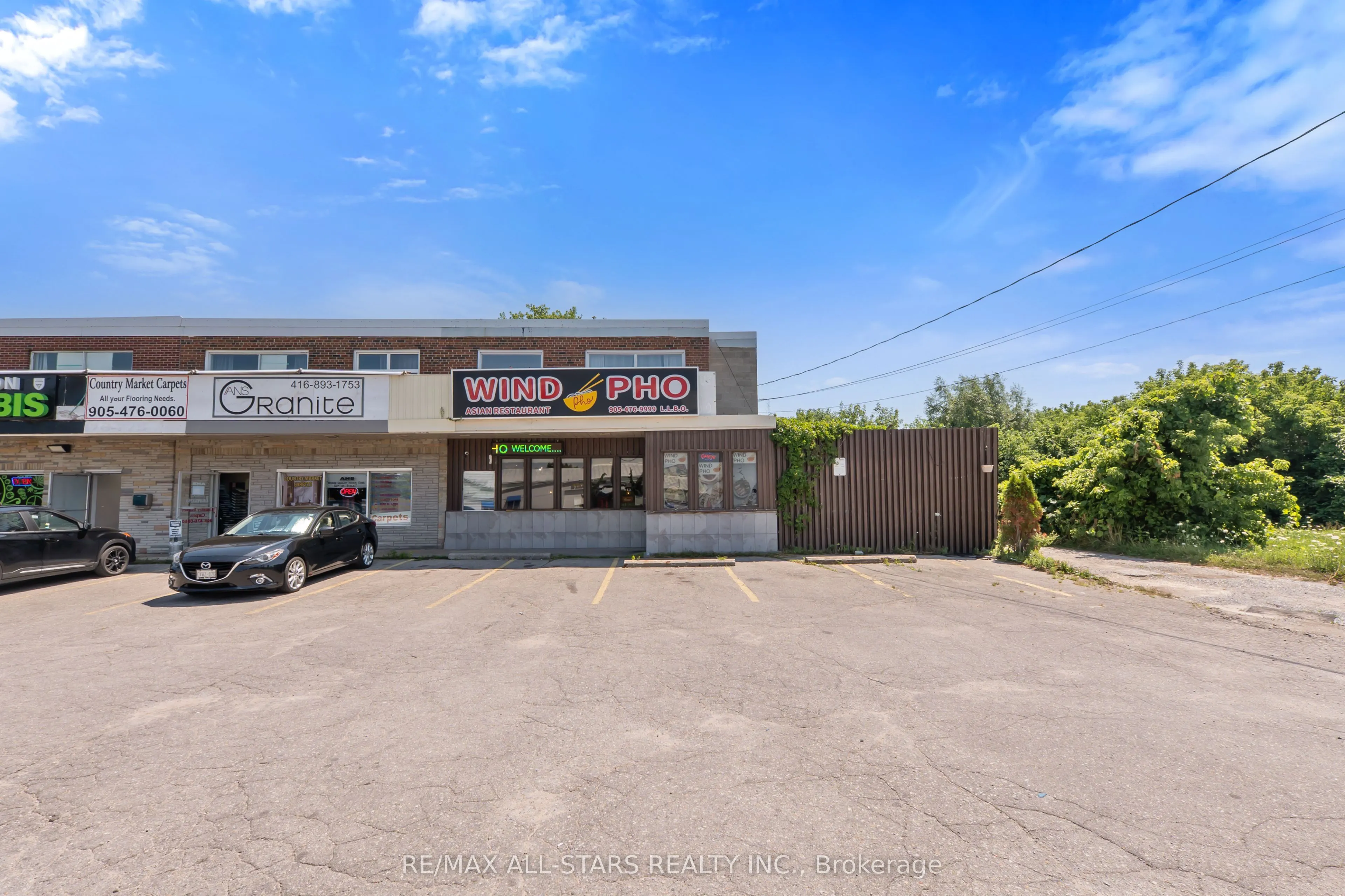 289 The Queensway Avenue S